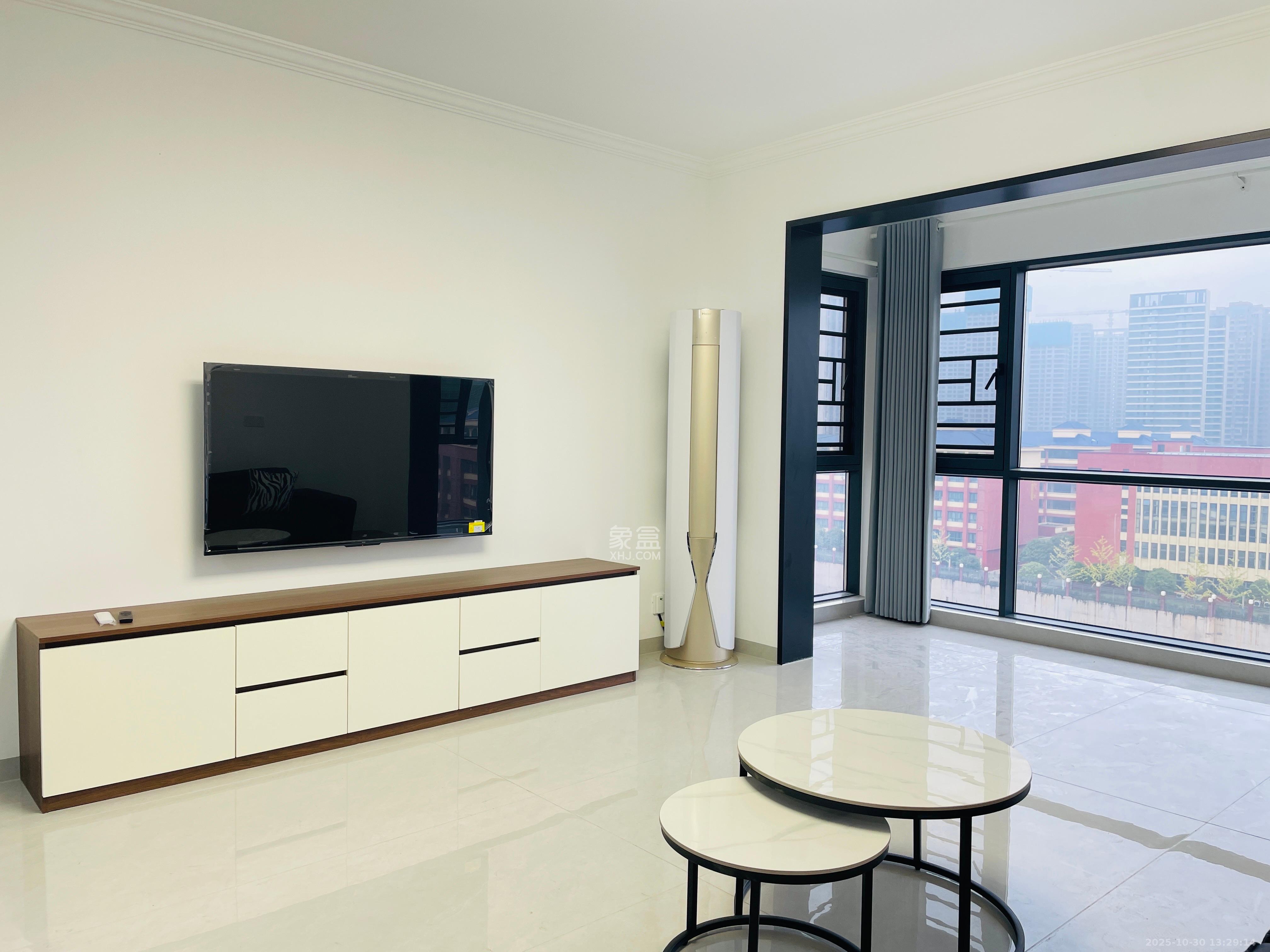 金石蓉园 4室2厅2卫 3400.0元/月 金石蓉园 4室2厅2卫 3400.0元/月室内图