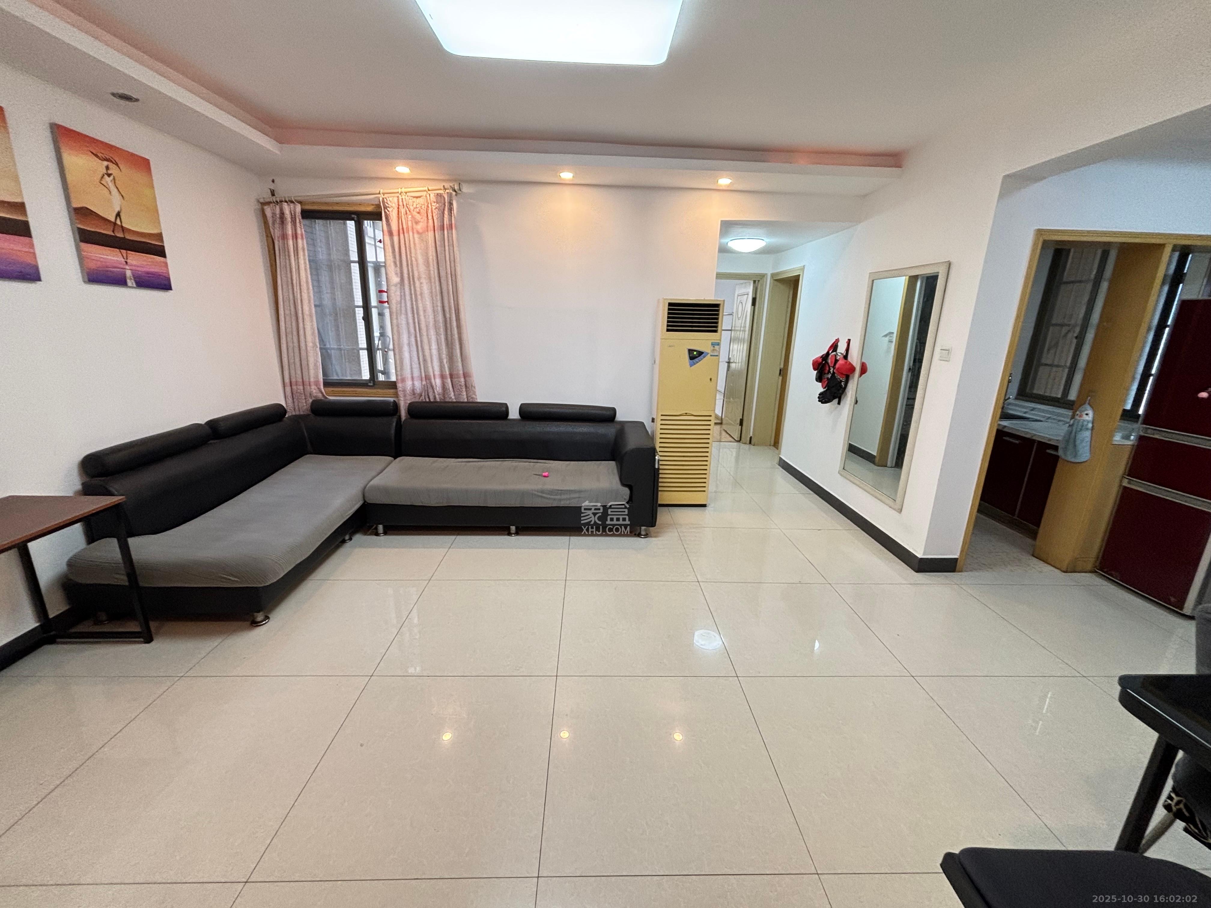 层上观邸  3室2厅1卫    2200.0元/月室内图