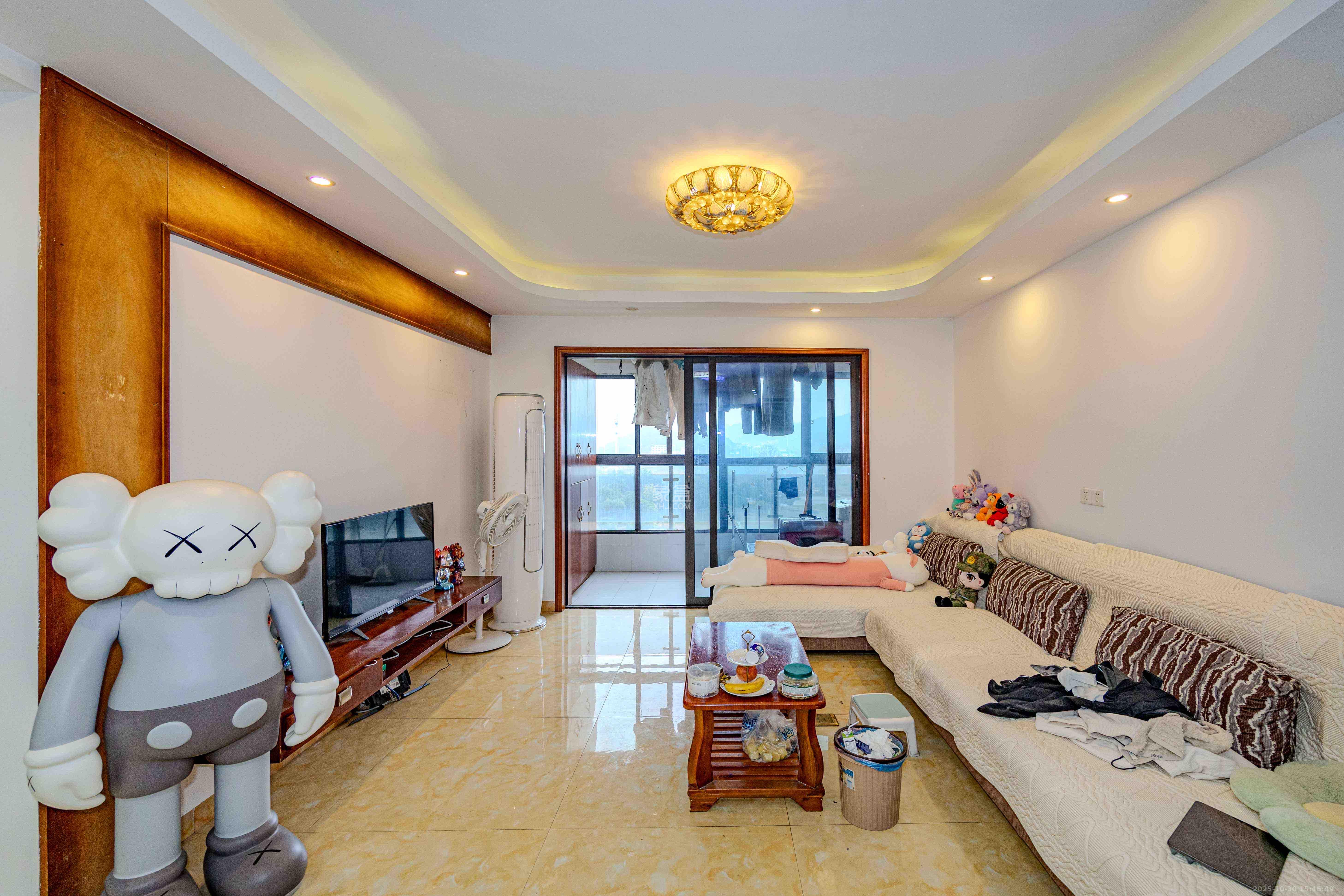 达美D6区  3室2厅2卫    3000.0元/月