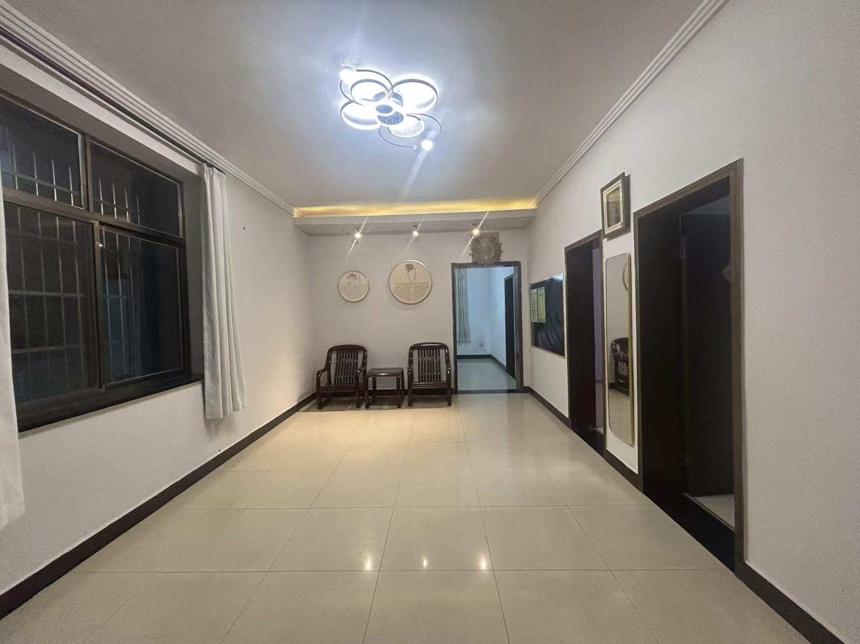 龙光桥镇建筑工程公司宿舍  3室2厅22卫    35.8万室内图