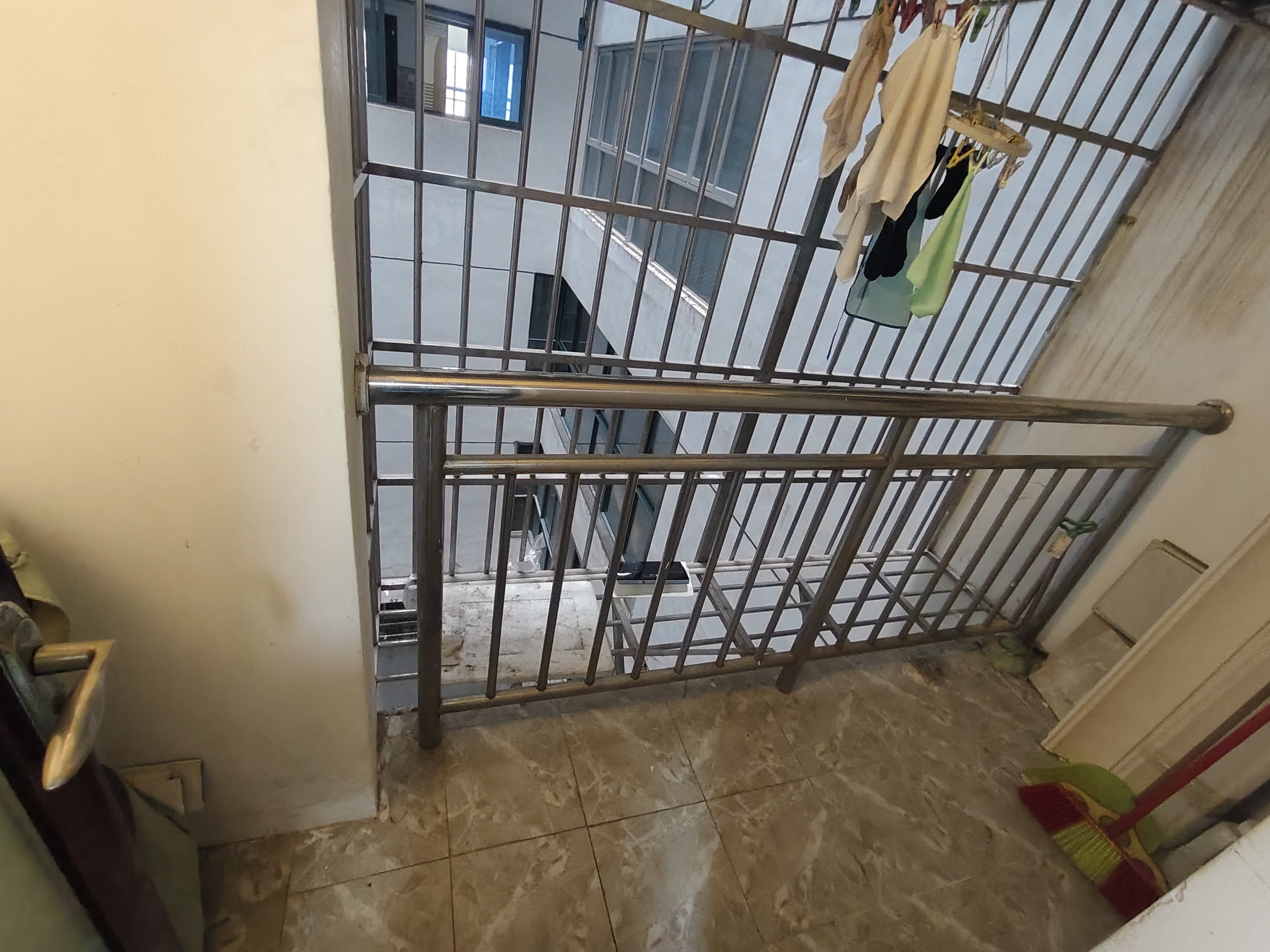 申鑫国际广场  3室2厅1卫    2800.0元/月室内图