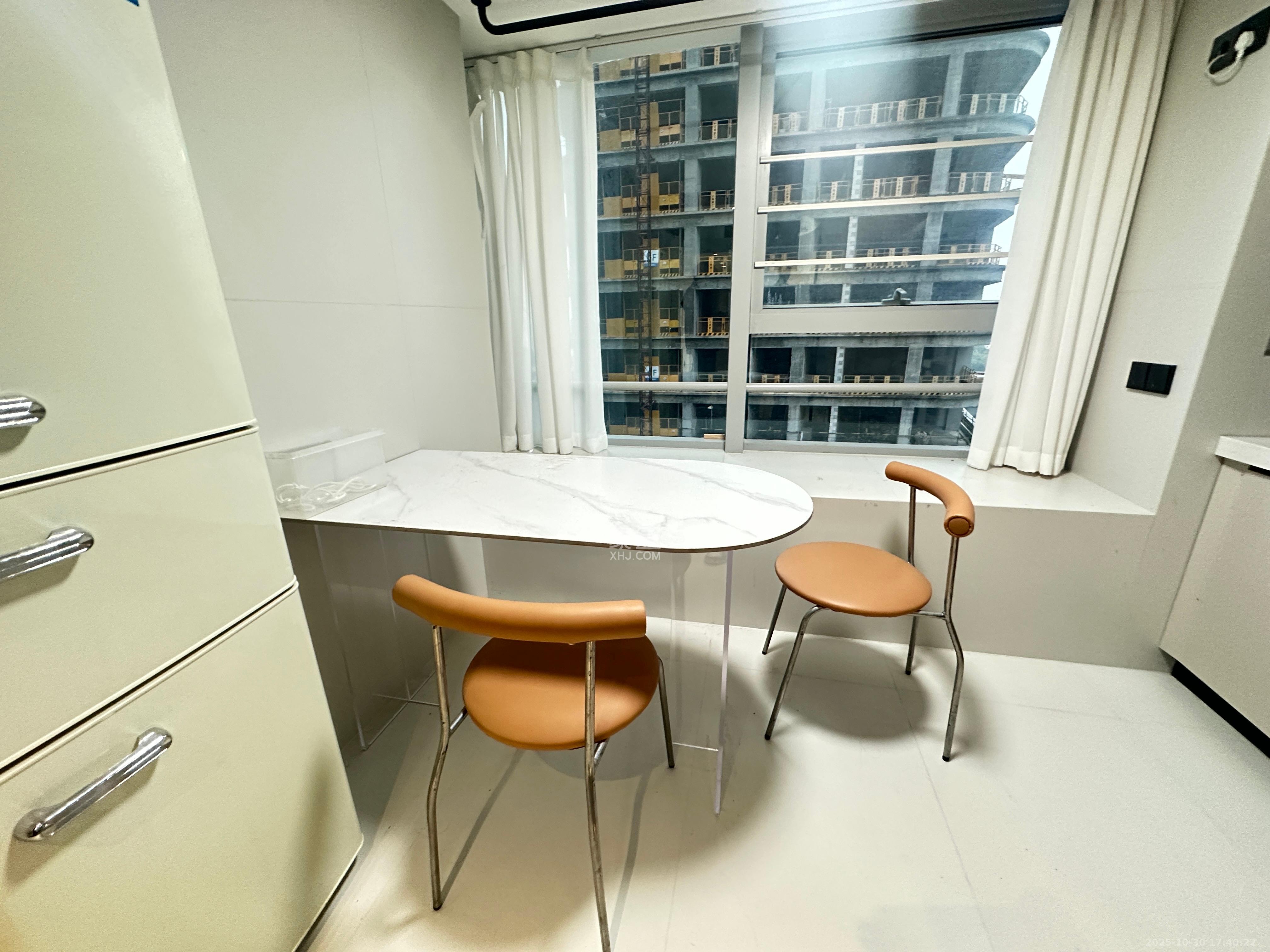 复地滨江金融中心  2室2厅1卫    2600.0元/月室内图