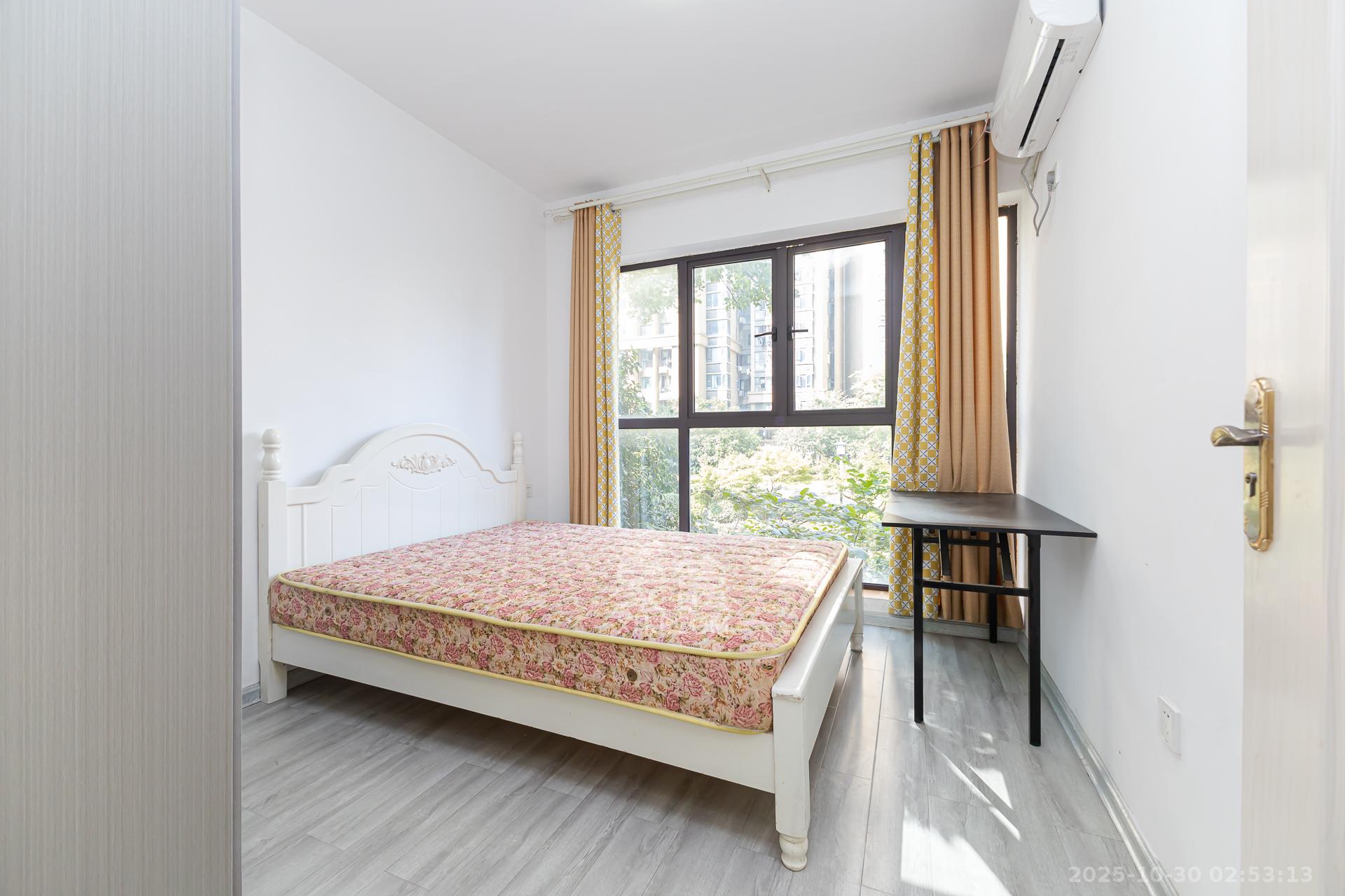 勤诚达境界城  3室2厅2卫    80.8万卧室