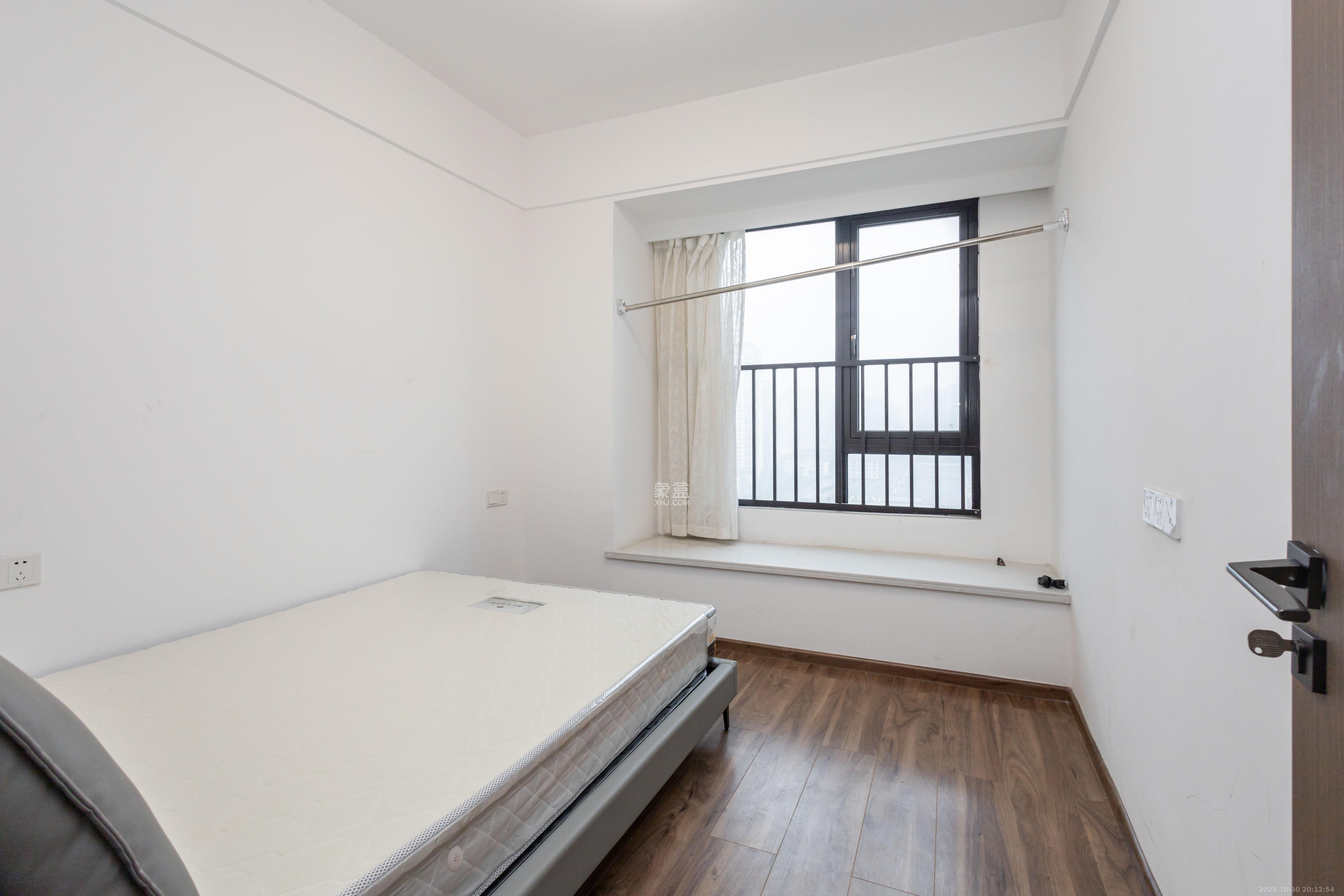 金茂建发观悦  4室2厅2卫    190.0万 金茂建发观悦  4室2厅2卫    190.0万卧室