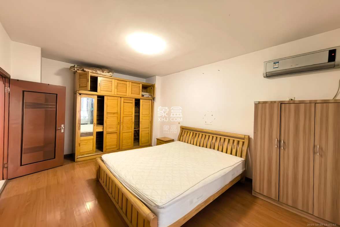 麓山润城  2室2厅1卫    2000.0元/月 麓山润城  2室2厅1卫    2000.0元/月室内图