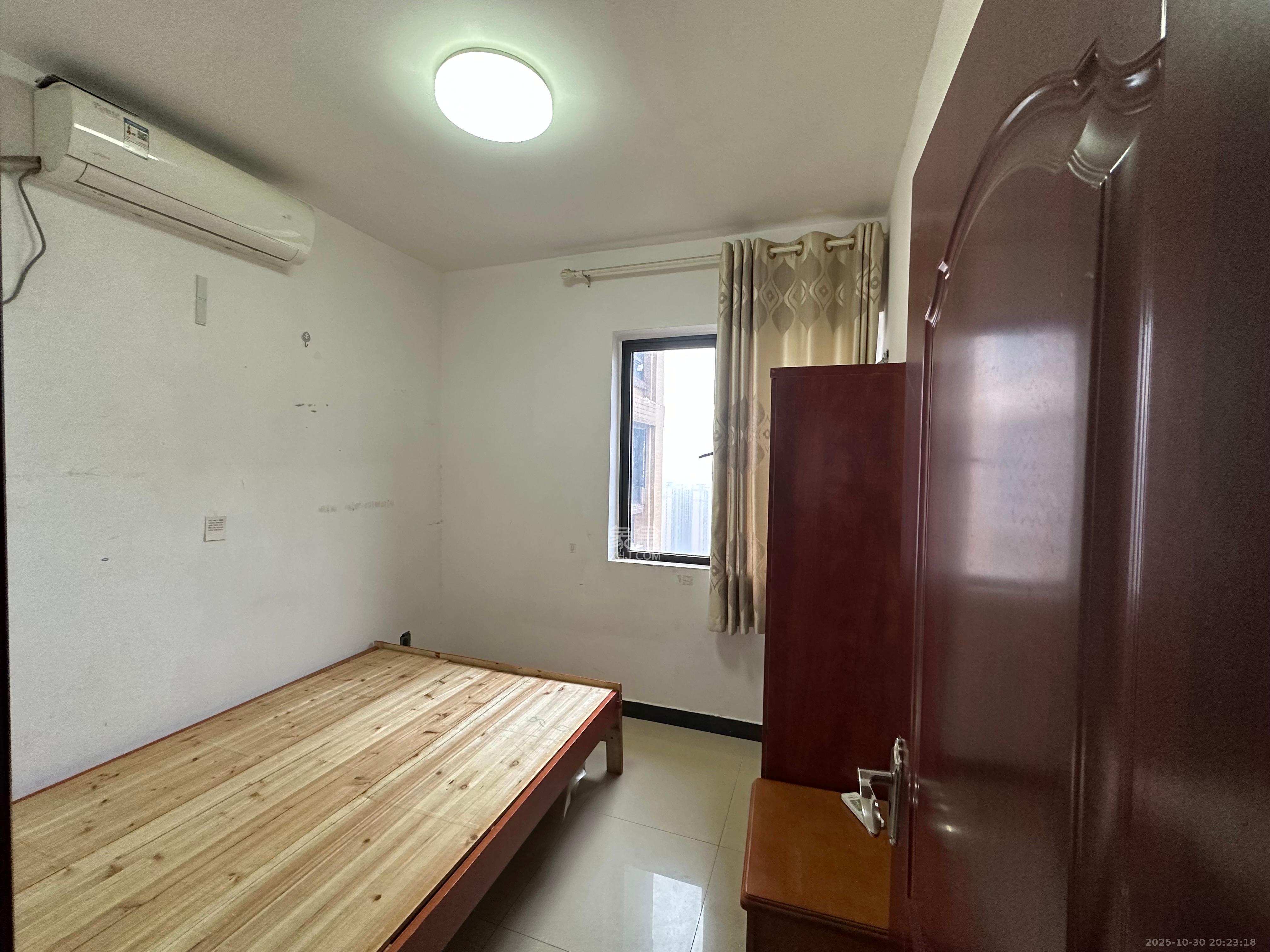 南城印象  3室1厅1卫    2000.0元/月室内图