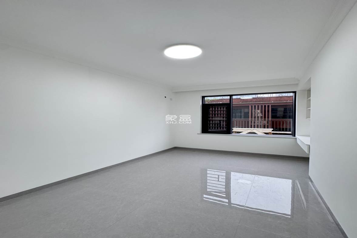 融冠亲城 4室2厅2卫 2800.0元/月 融冠亲城 4室2厅2卫 2800.0元/月室内图