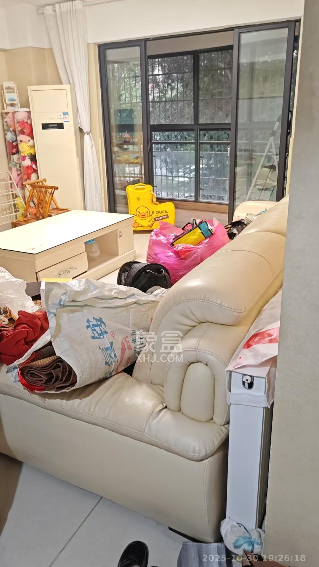 西城龙庭  4室2厅2卫    3200.0元/月