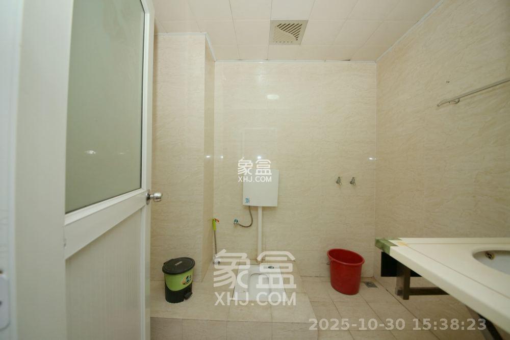 标志商务中心  1室1厅1卫    6600.0元/月室内图