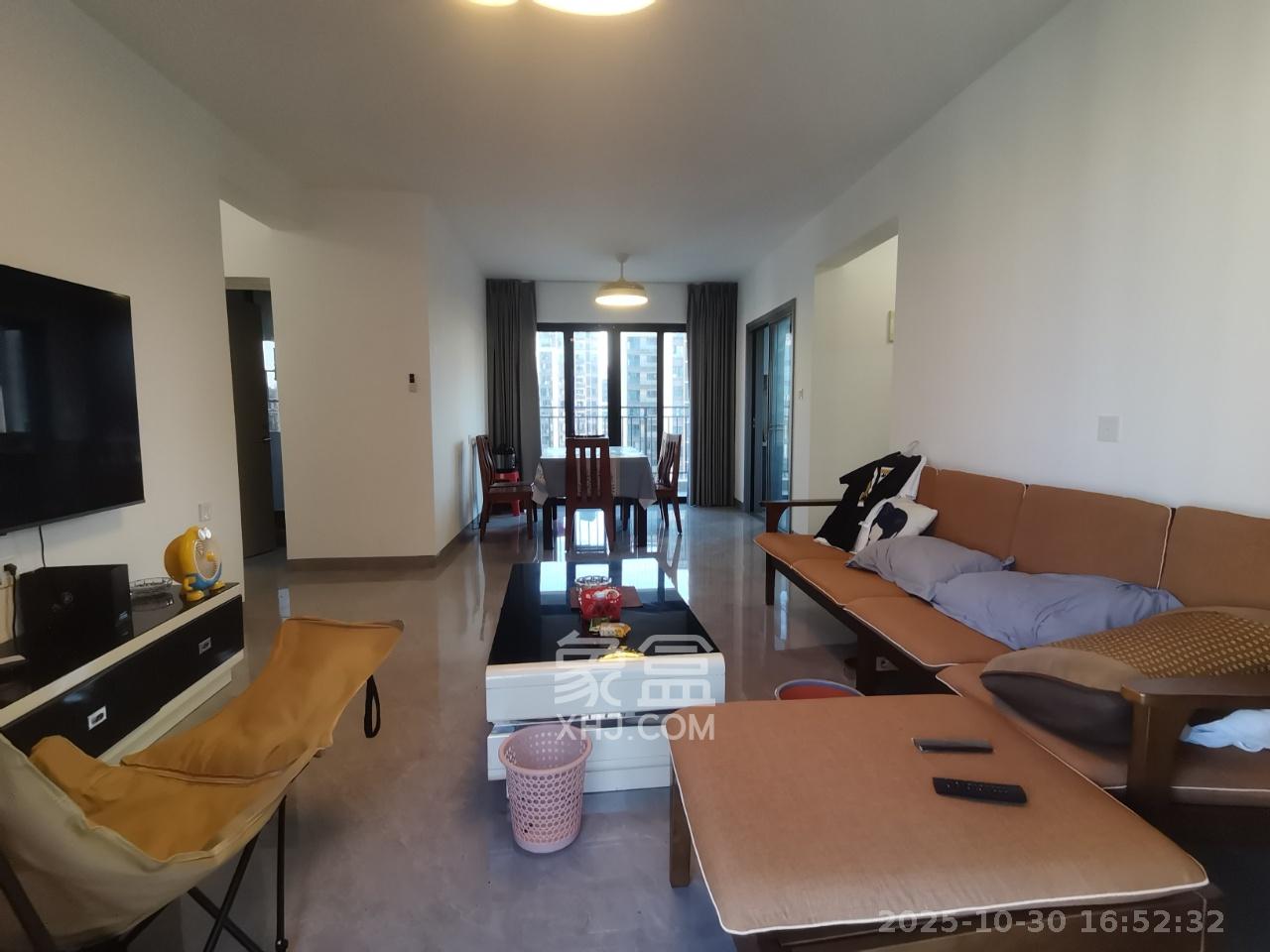 保利大都汇一期、二期  4室2厅2卫    3700.0元/月 保利大都汇一期、二期  4室2厅2卫    3700.0元/月