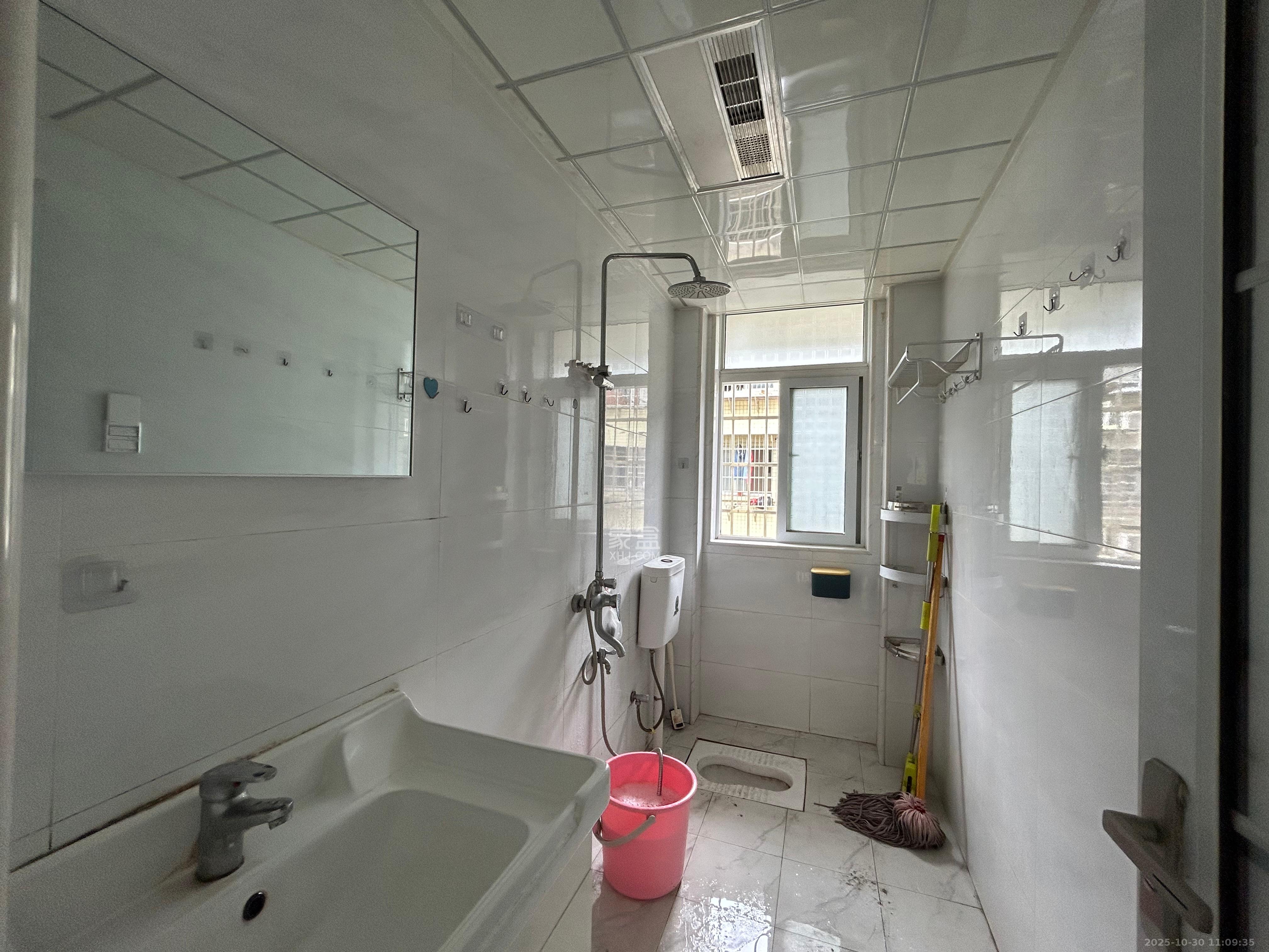 友兴家园  2室1厅1卫    1700.0元/月室内图