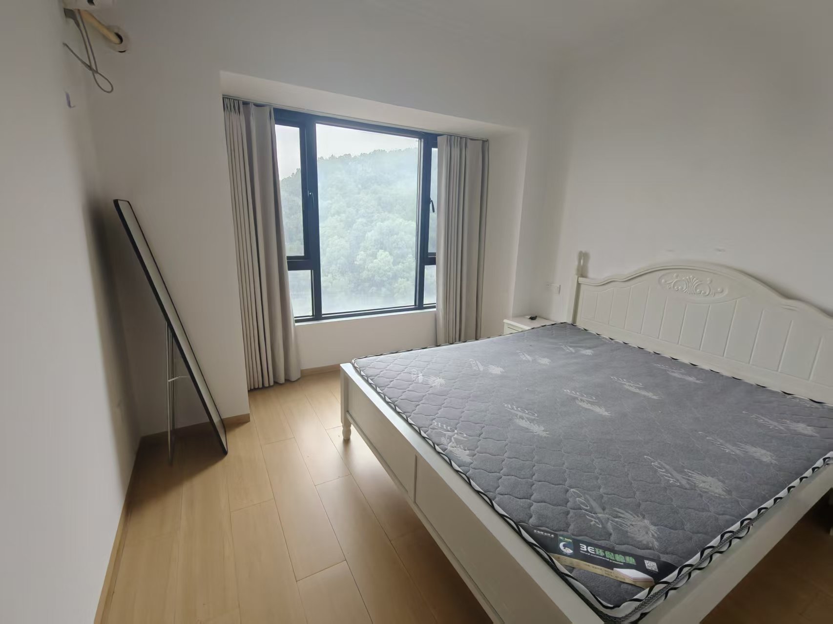 徐福桃花源  4室2厅2卫    2400.0元/月 徐福桃花源  4室2厅2卫    2400.0元/月室内图