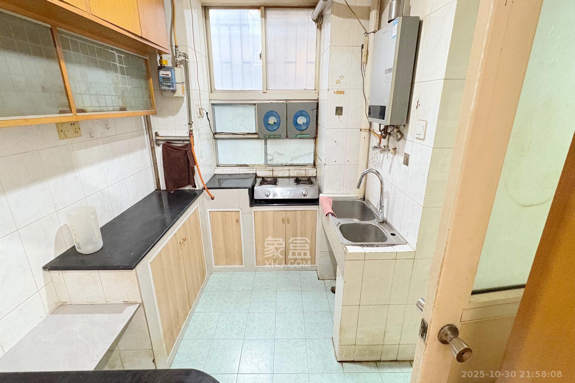 审计署宿舍 2室1厅1卫 59.8万 审计署宿舍 2室1厅1卫 59.8万厨房