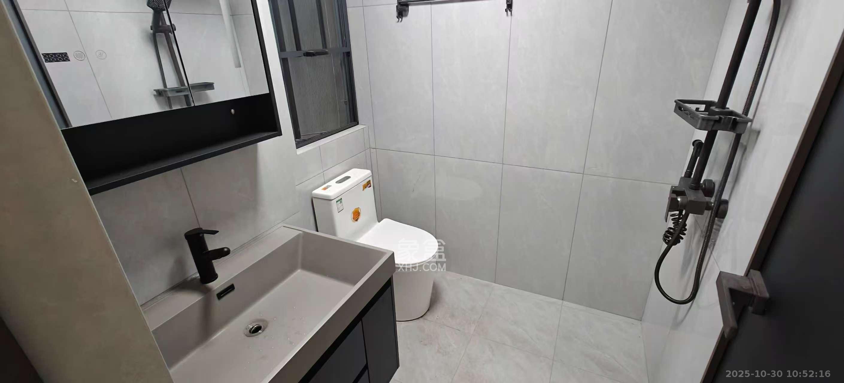 湘江颂  3室2厅2卫    6500.0元/月 湘江颂  3室2厅2卫    6500.0元/月室内图