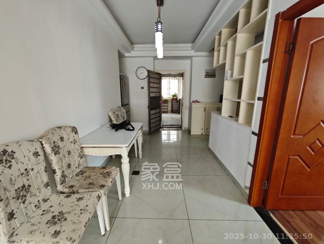 万国城(当代满庭春MOMA)三期 1室2厅2卫 2200.0元/月 万国城(当代满庭春MOMA)三期 1室2厅2卫 2200.0元/月室内图