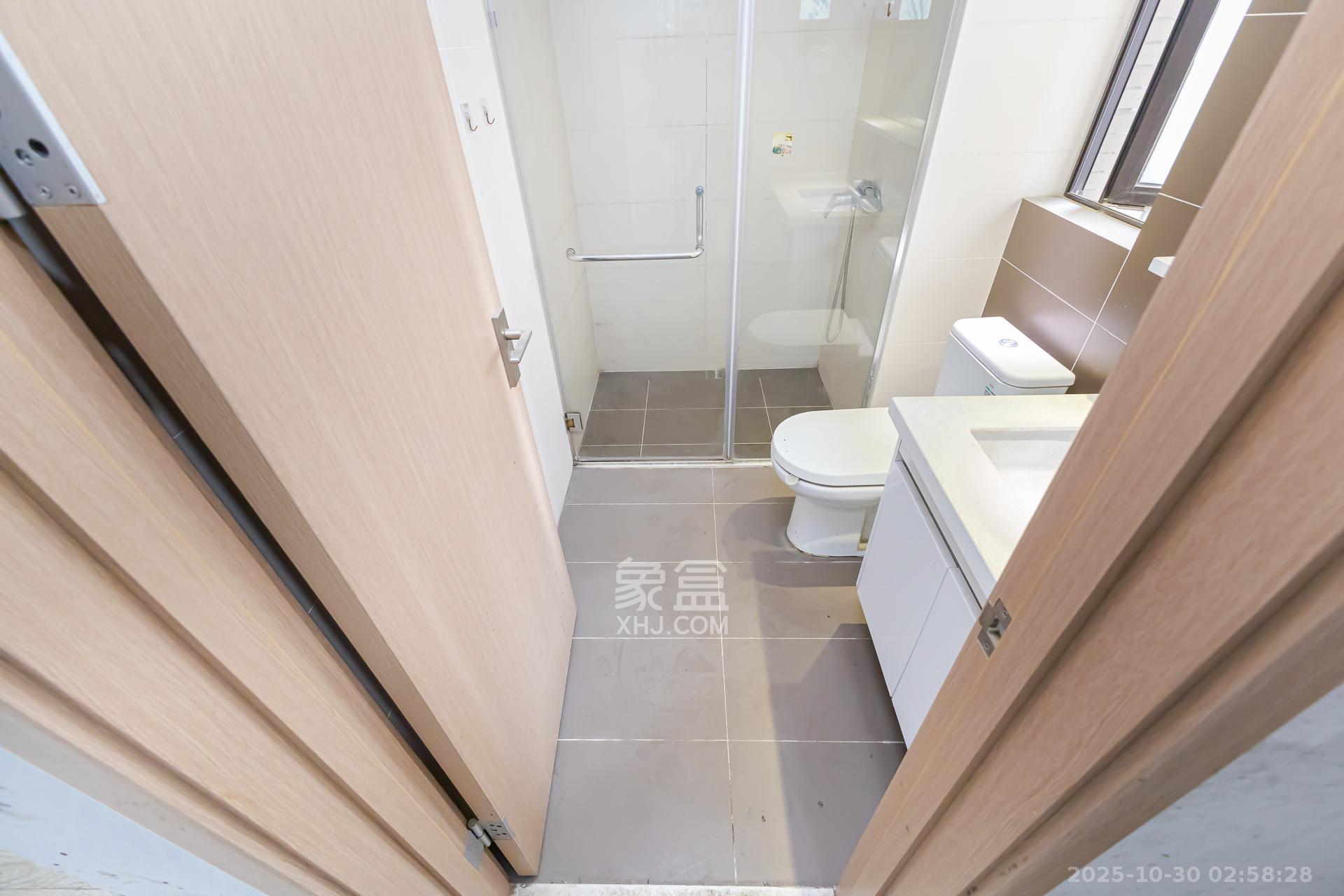 时代倾城二期 4室2厅2卫 86.0万 时代倾城二期 4室2厅2卫 86.0万卫生间