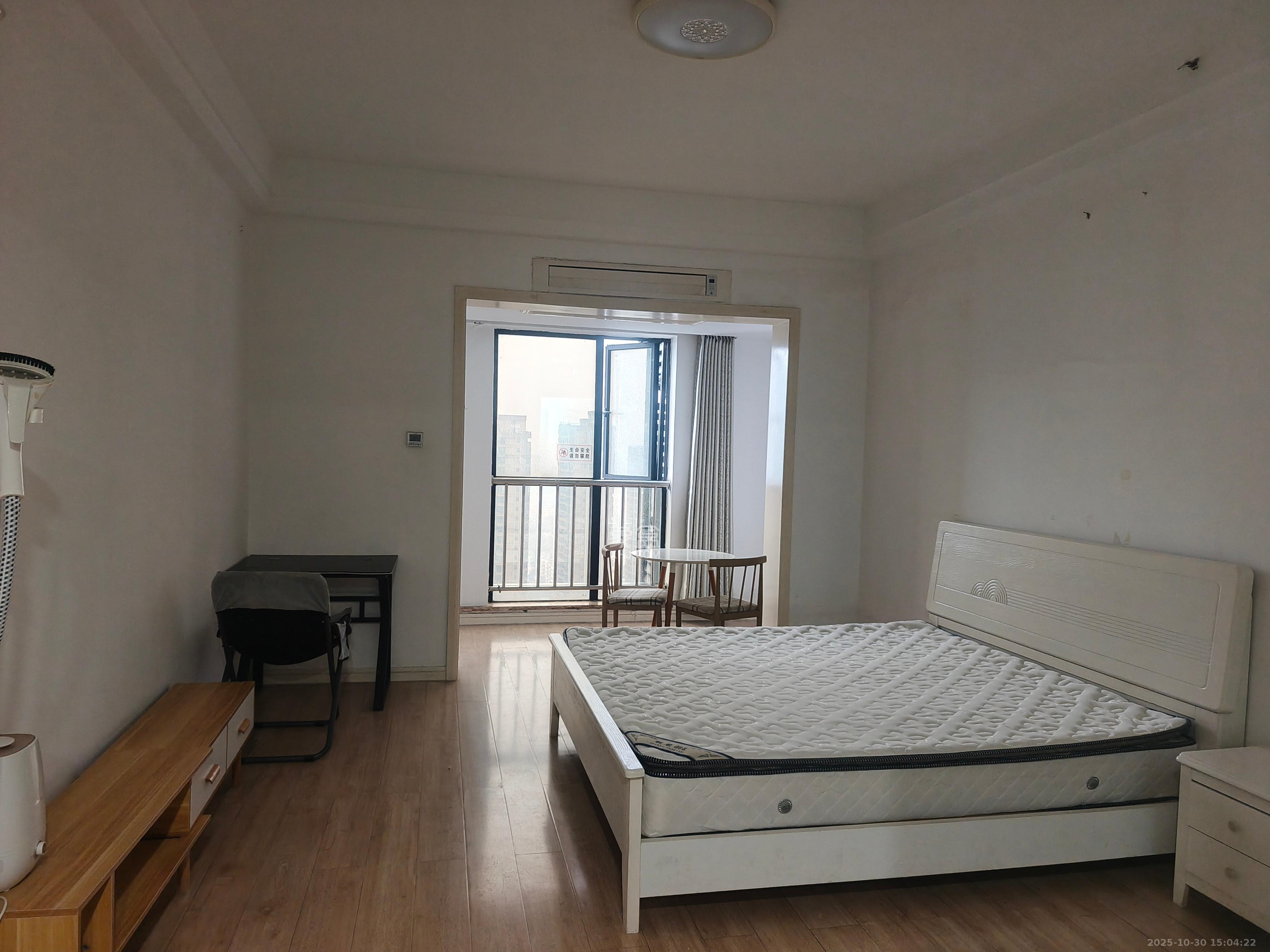 湘腾城市广场 1室1厅1卫 1200.0元/月 湘腾城市广场 1室1厅1卫 1200.0元/月室内图