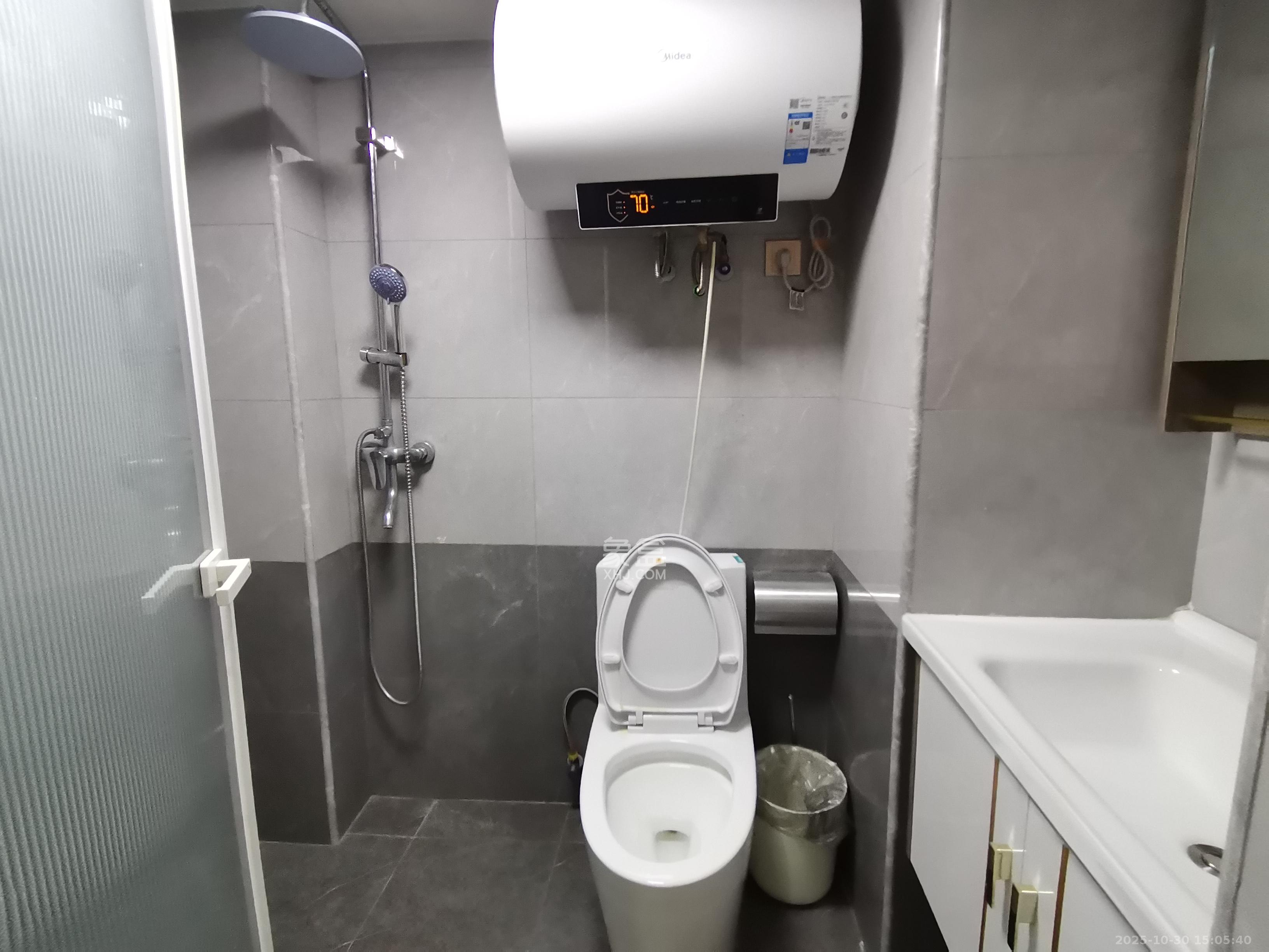 力高凤凰新天  2室1厅1卫    2300.0元/月室内图