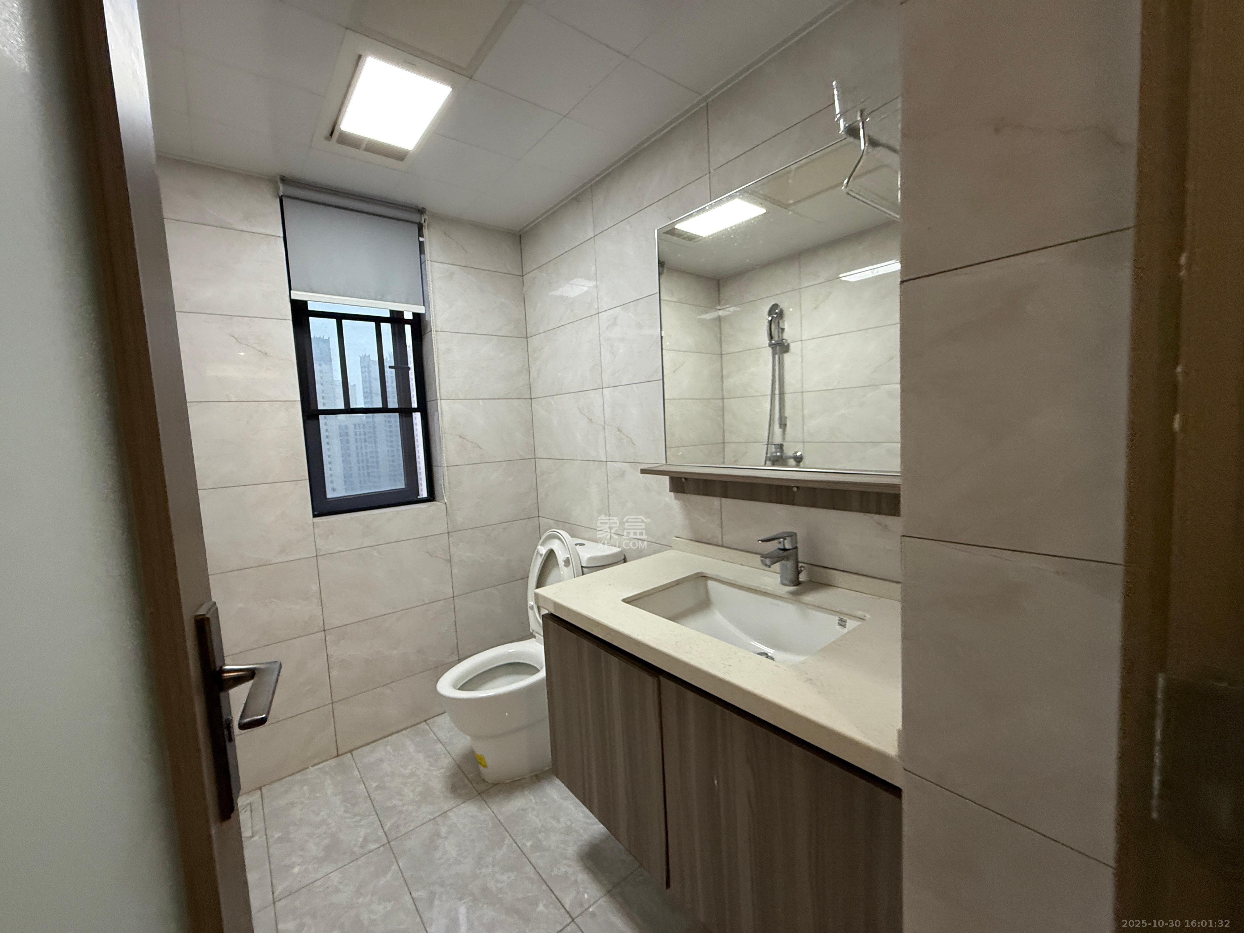 金富湘江悦城  4室2厅1卫    3100.0元/月 金富湘江悦城  4室2厅1卫    3100.0元/月室内图