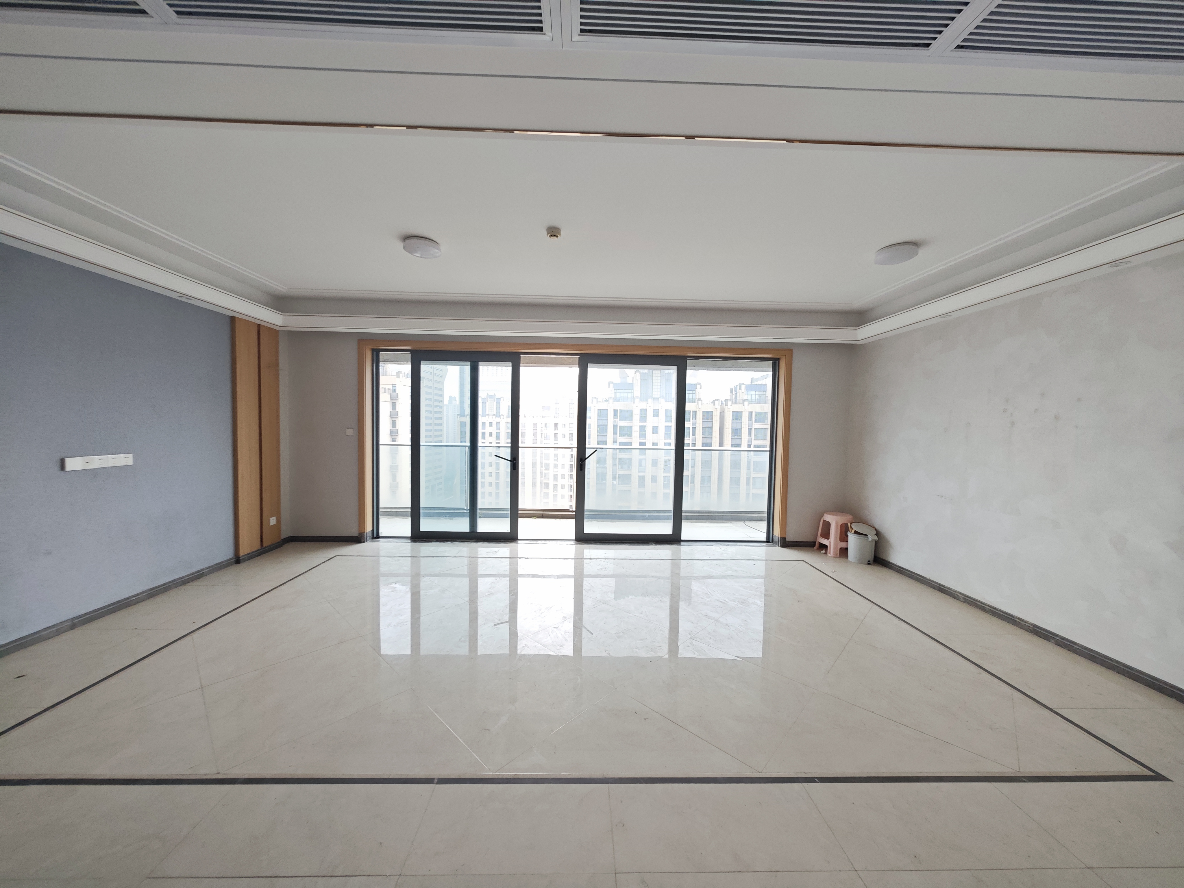 龙兴公馆 3室2厅2卫 7000.0元/月 龙兴公馆 3室2厅2卫 7000.0元/月室内图