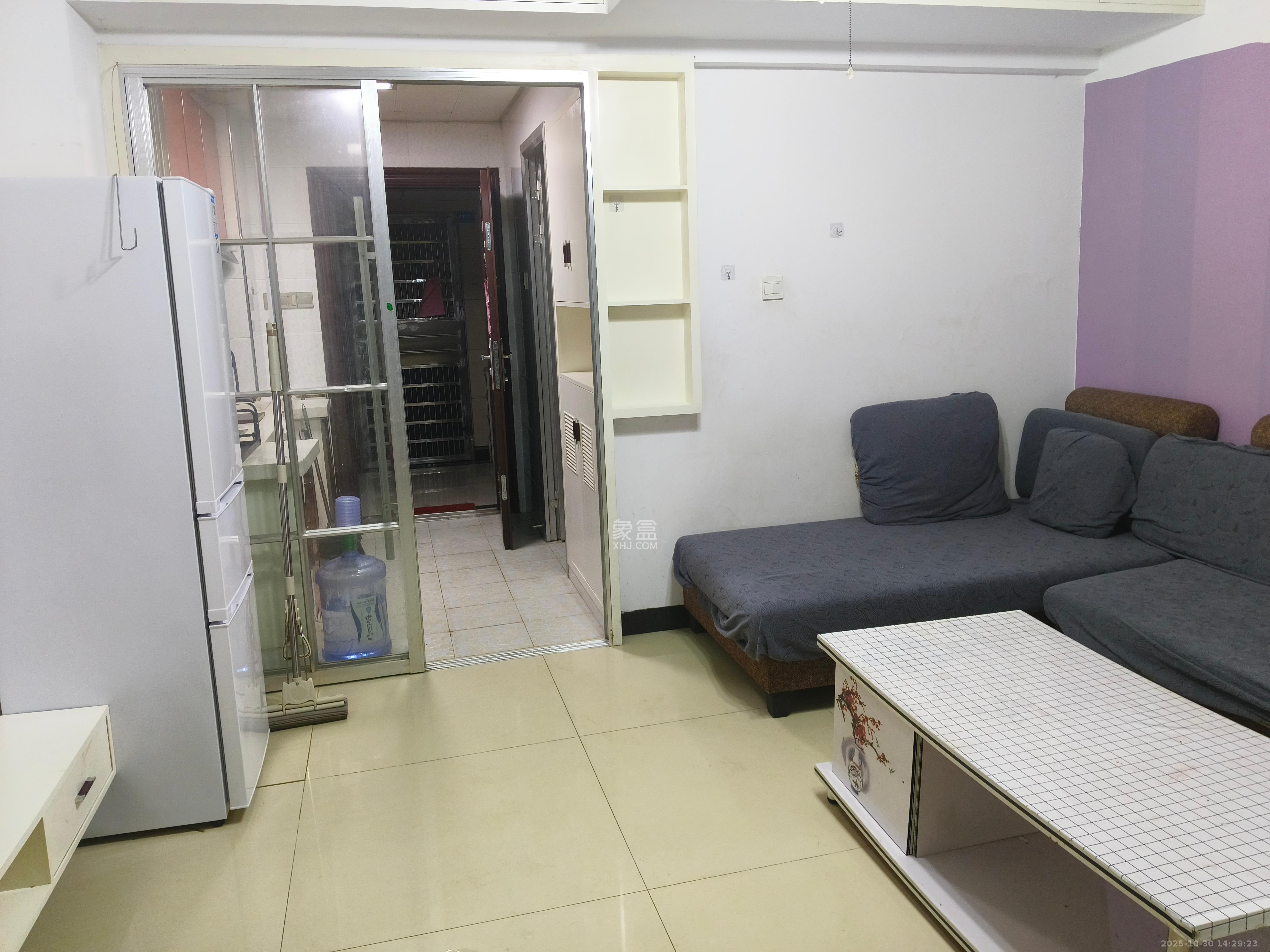 世纪桃花苑  1室1厅1卫    1300.0元/月 世纪桃花苑  1室1厅1卫    1300.0元/月室内图