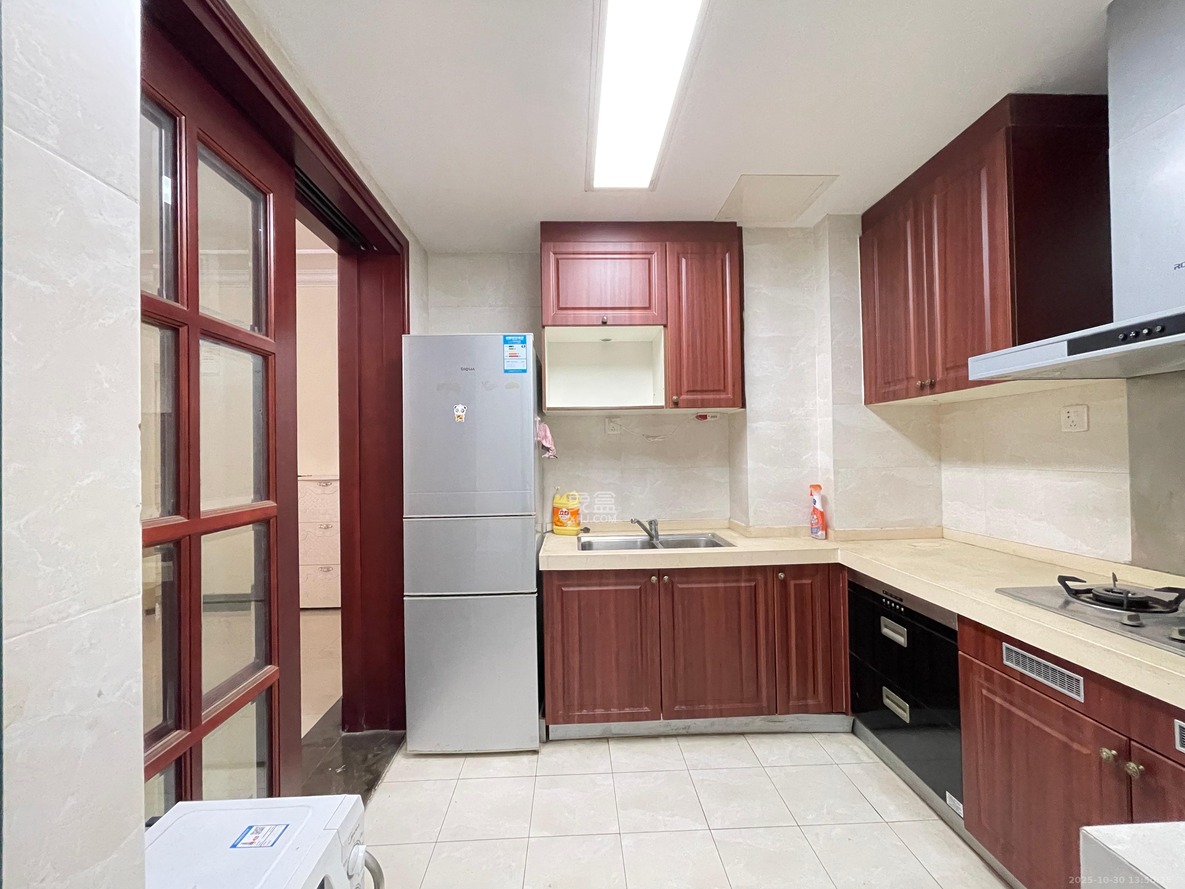 恒大名都  2室2厅1卫    1600.0元/月 恒大名都  2室2厅1卫    1600.0元/月室内图