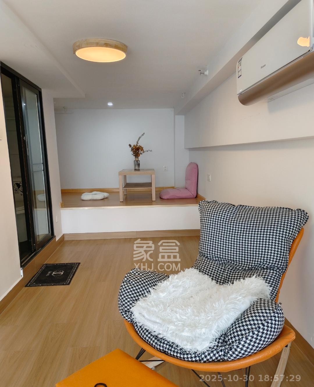 金茂建发泊悦  2室1厅2卫    1800.0元/月 金茂建发泊悦  2室1厅2卫    1800.0元/月室内图