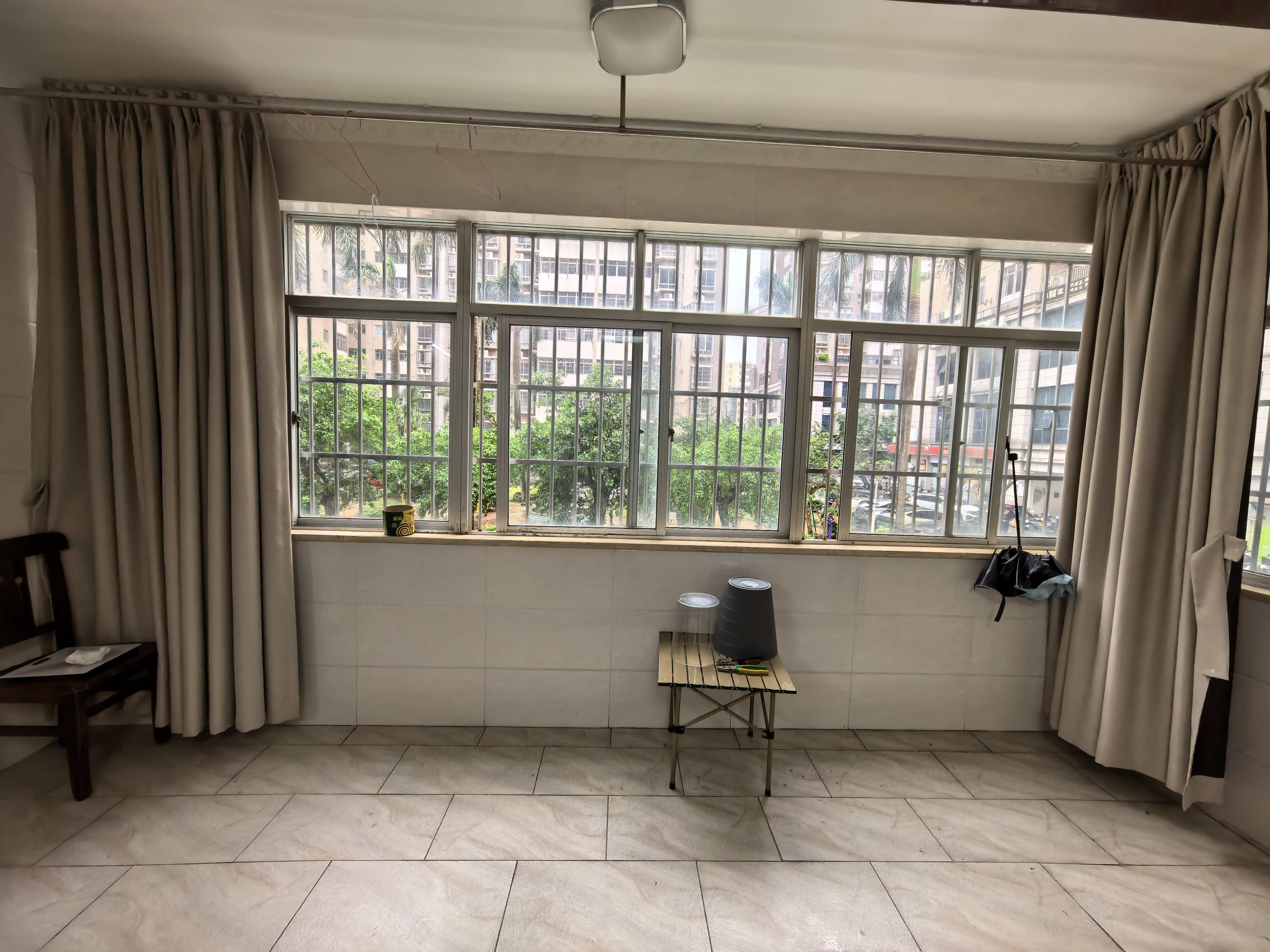 学苑公寓  3室2厅2卫    3200.0元/月室内图