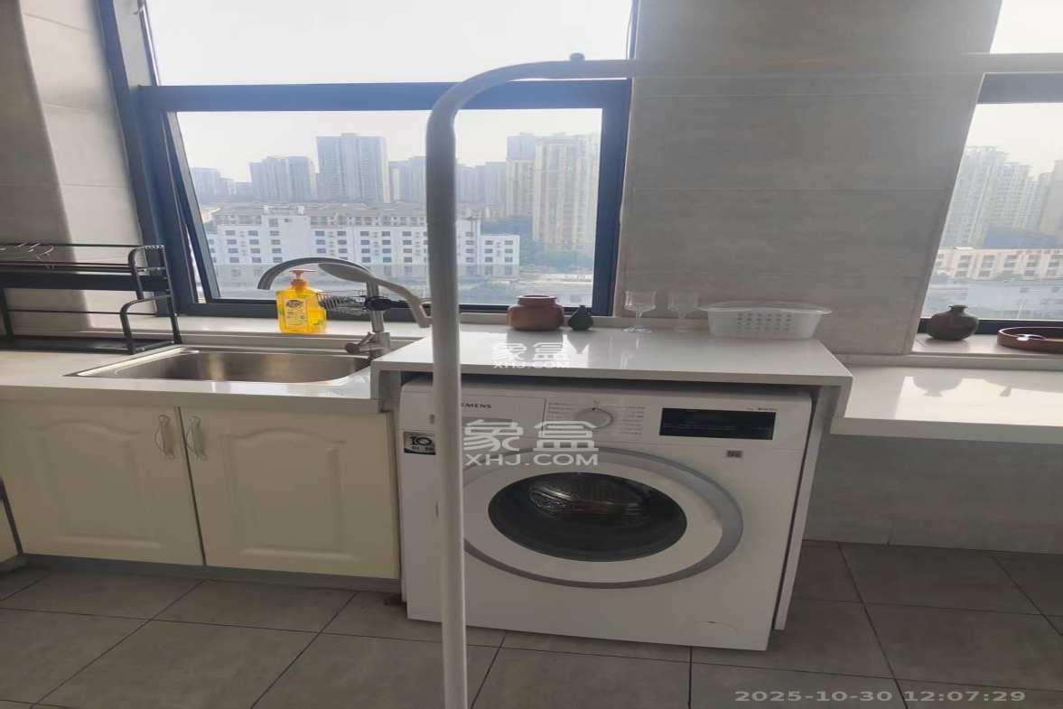 江南华府 1室1厅1卫 1900.0元/月 江南华府 1室1厅1卫 1900.0元/月室内图