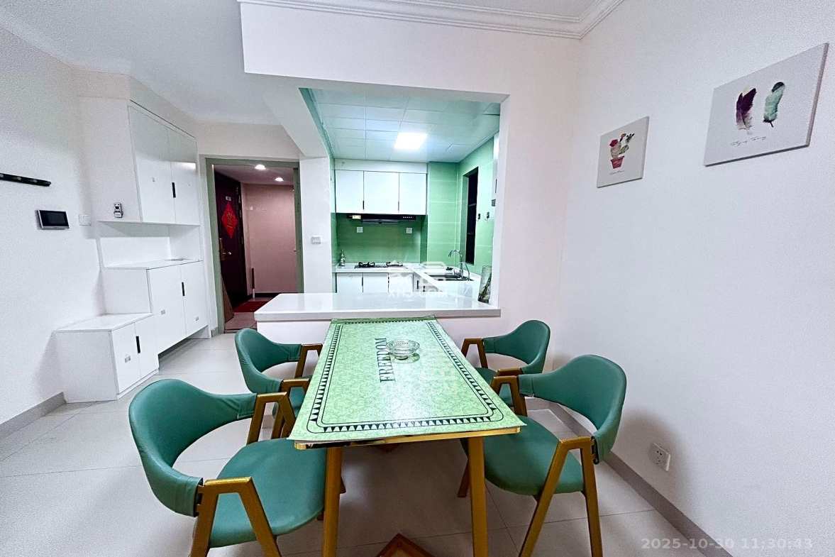 阳光城尚东湾蓝莓苑  3室2厅1卫    2500.0元/月 阳光城尚东湾蓝莓苑  3室2厅1卫    2500.0元/月室内图1