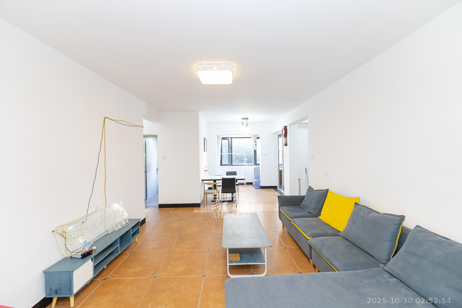 勤诚达境界城 3室2厅2卫 80.8万 勤诚达境界城 3室2厅2卫 80.8万客厅