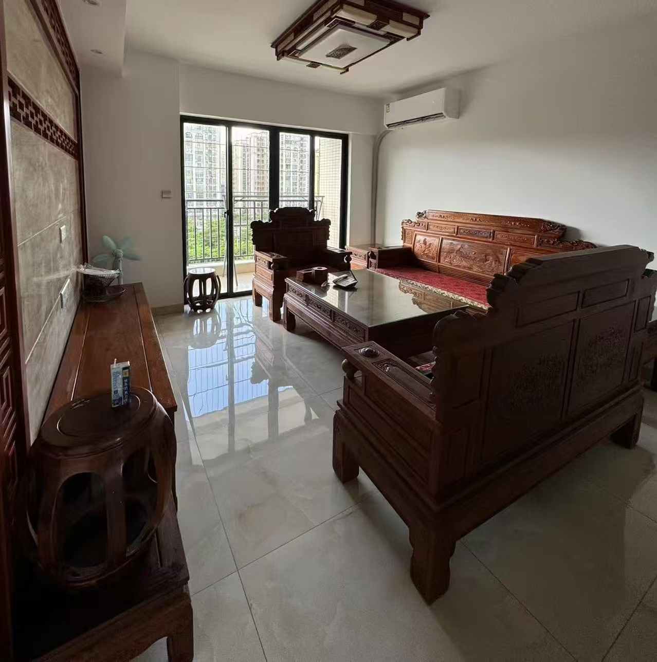 万景峰一期  3室2厅2卫    2000.0元/月 万景峰一期  3室2厅2卫    2000.0元/月室内图