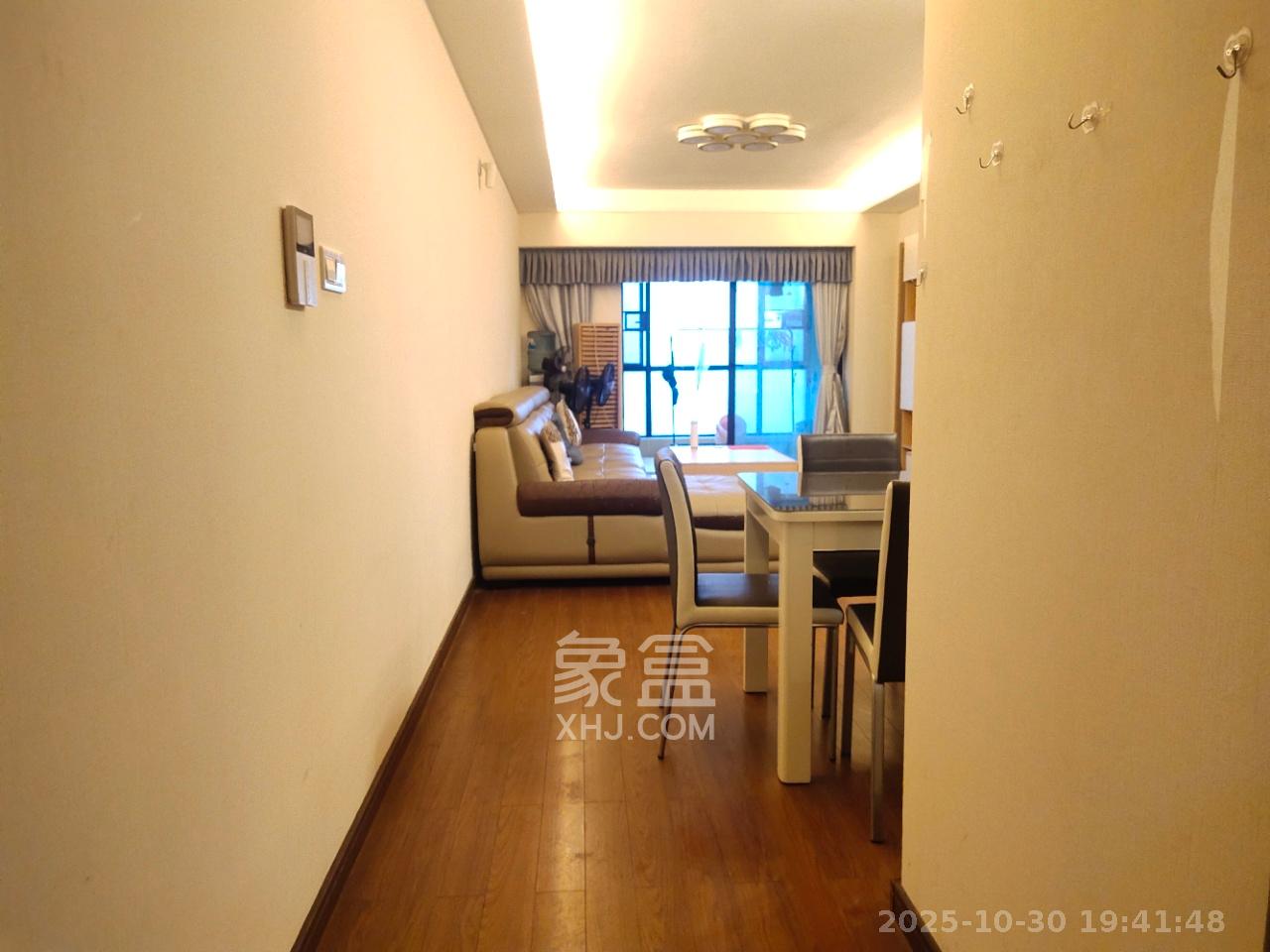 万科魅力之城非凡里 3室2厅2卫 2400.0元/月 万科魅力之城非凡里 3室2厅2卫 2400.0元/月室内图