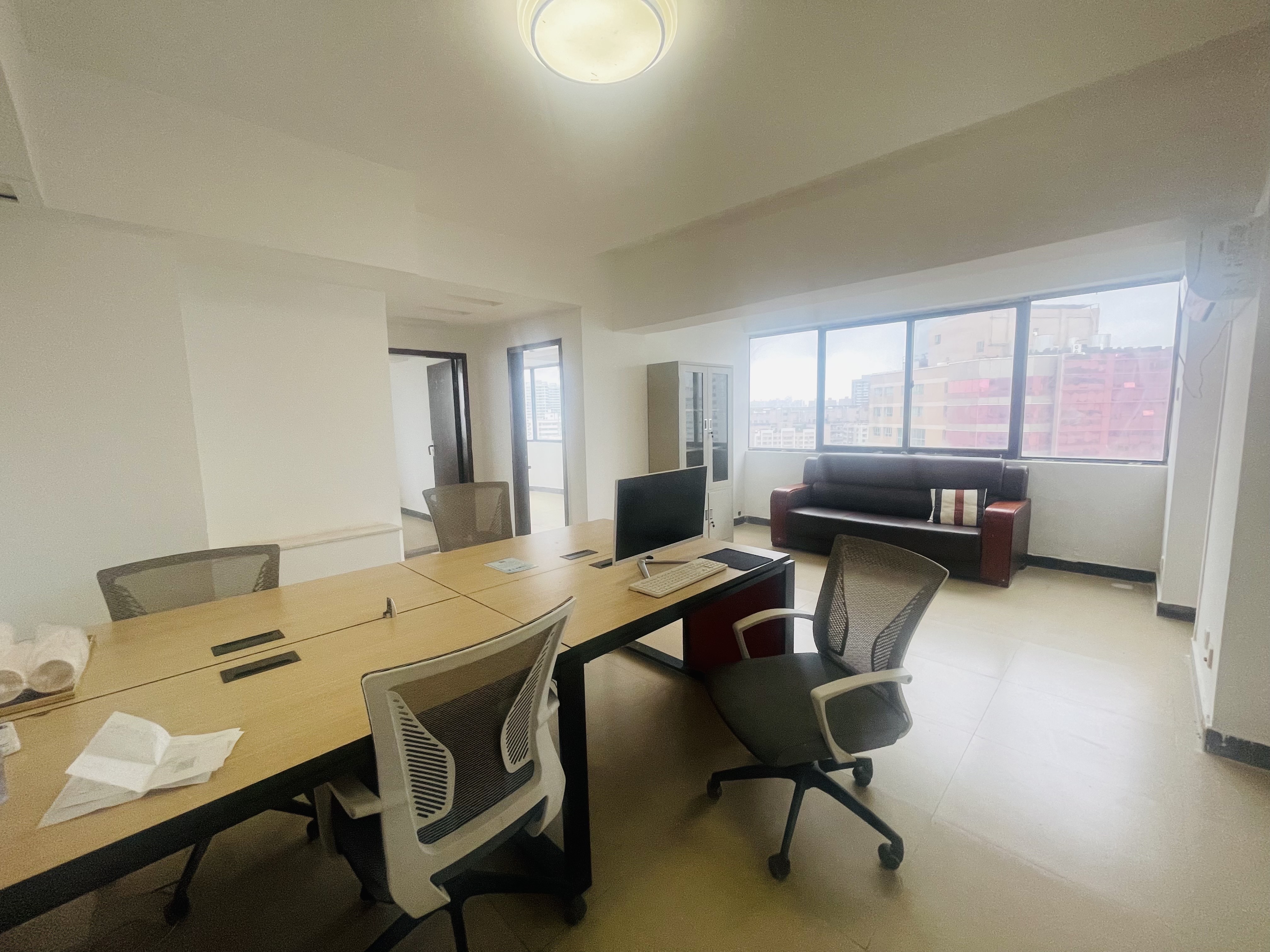 帝国大厦 2室2厅1卫 60.0万 帝国大厦 2室2厅1卫 60.0万客厅