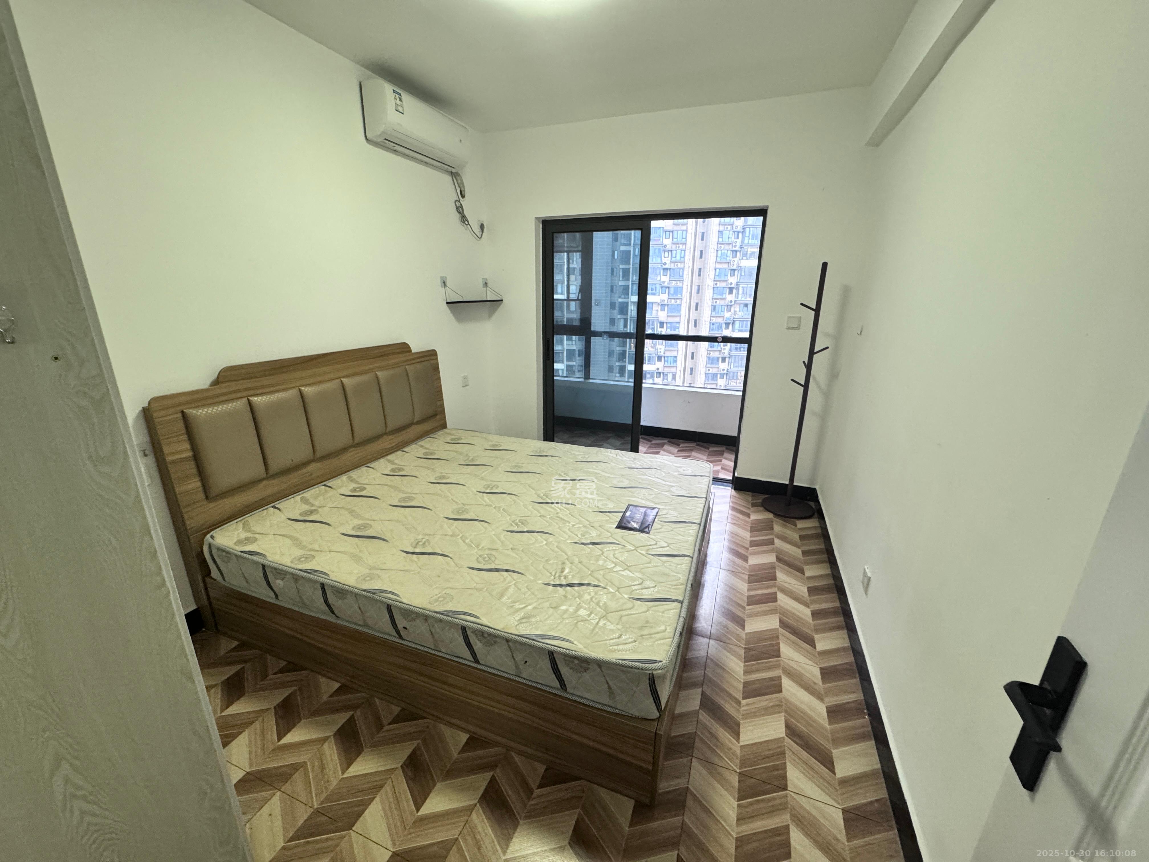 华银南苑融域 3室2厅1卫 2600.0元/月 华银南苑融域 3室2厅1卫 2600.0元/月室内图