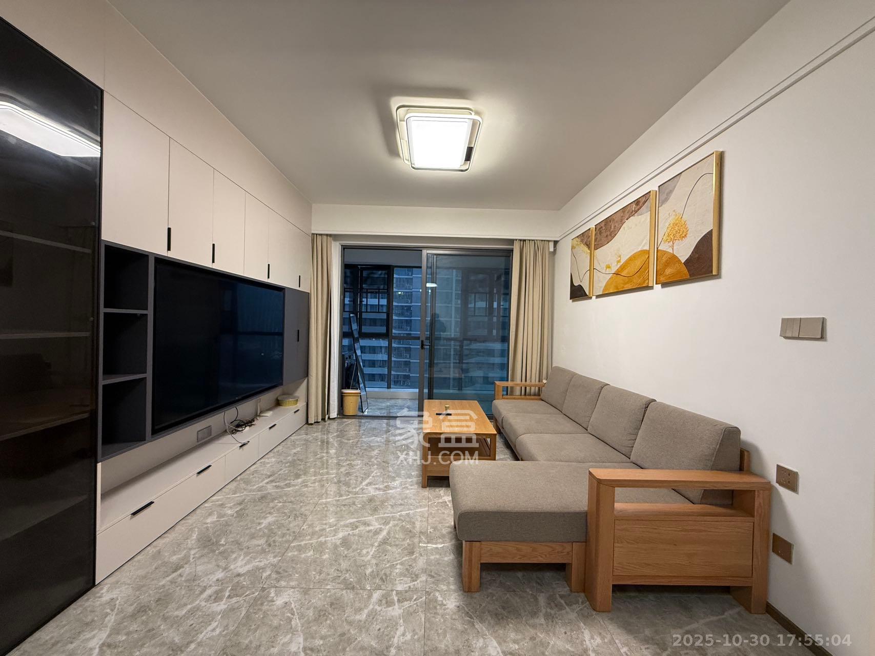 复地滨江金融中心  3室2厅2卫    4200.0元/月