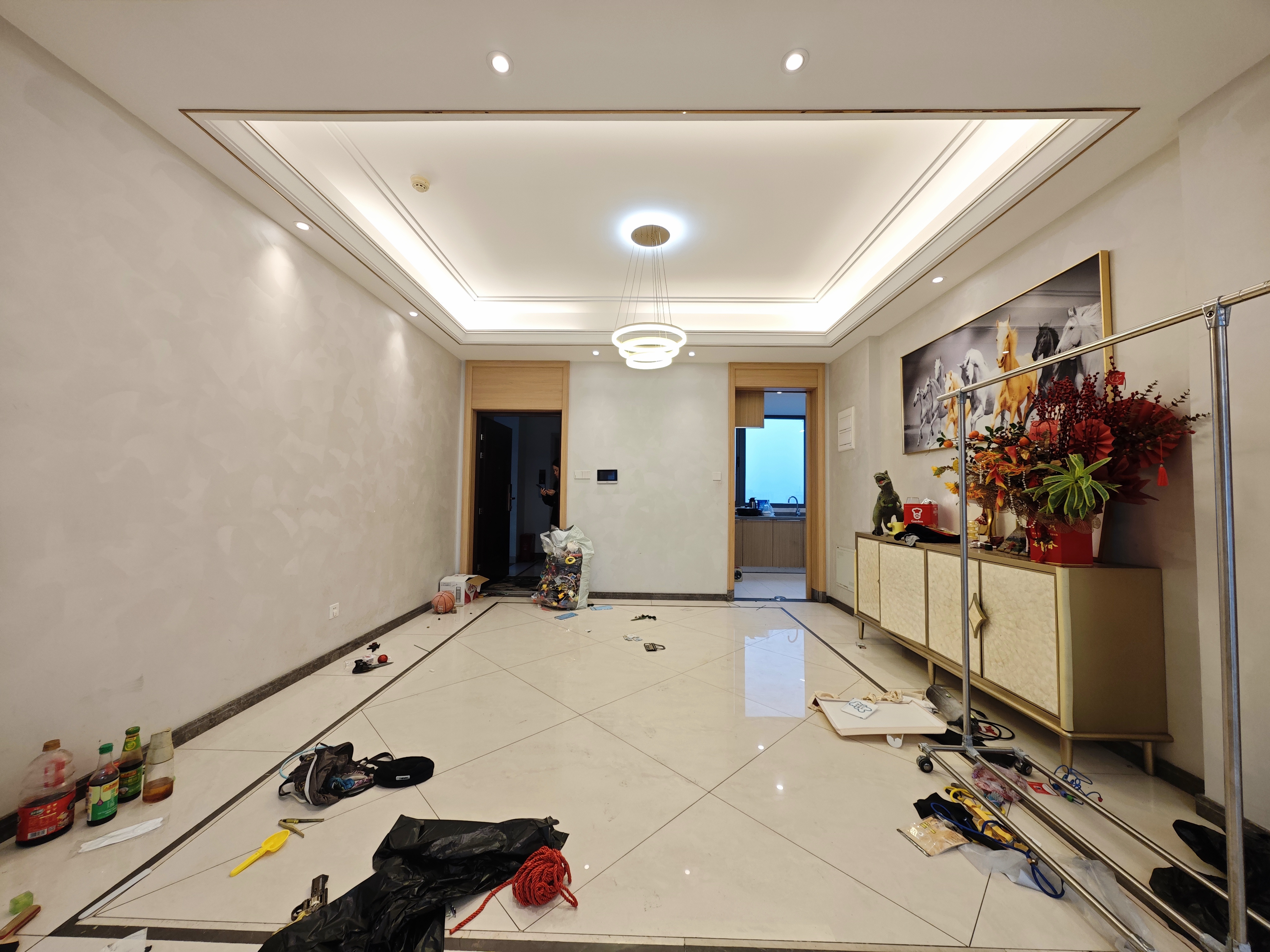 龙兴公馆  3室2厅2卫    7000.0元/月室内图