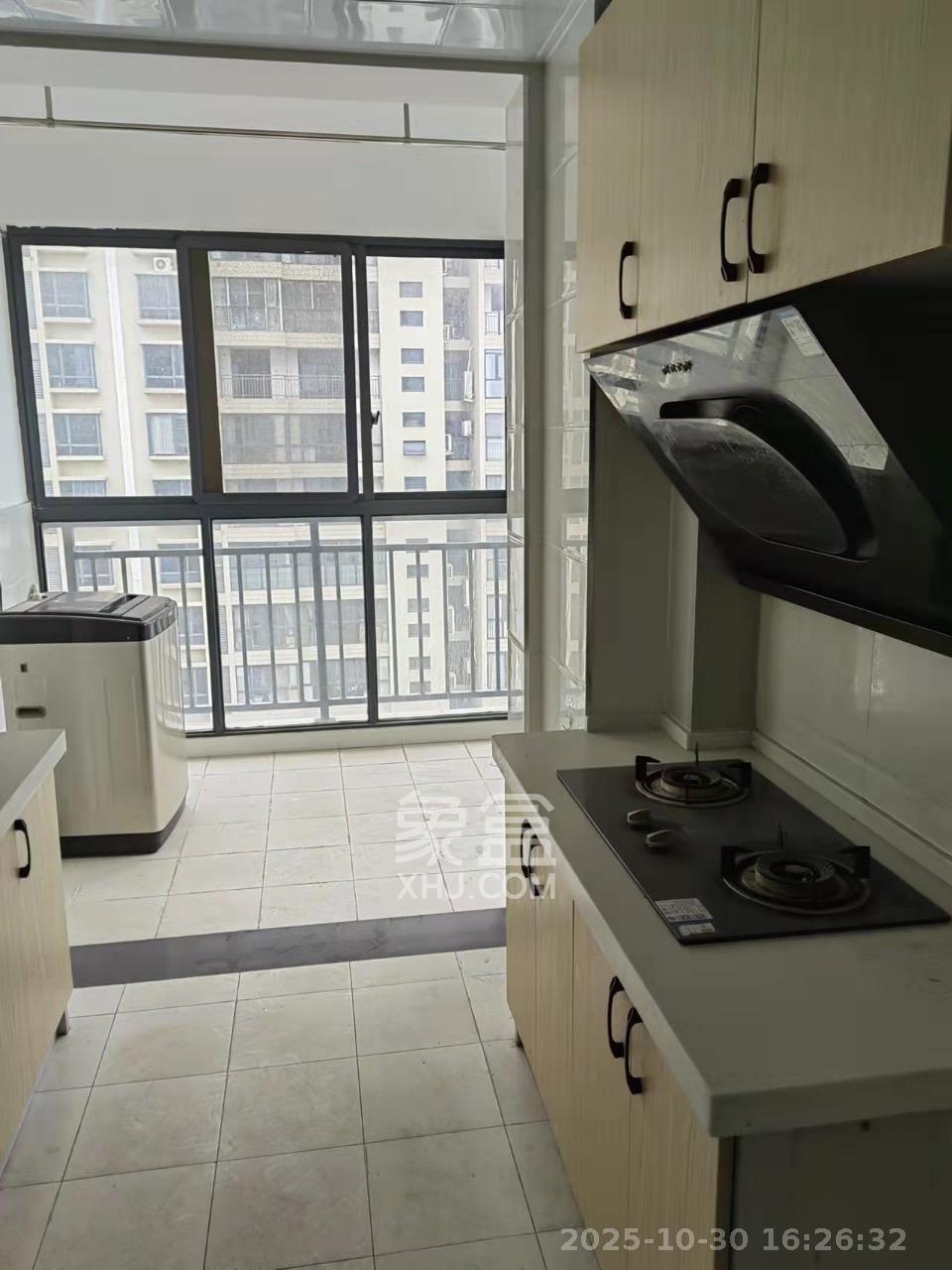 轻盐阳光CEO(轻盐雅苑)(轻奢时代)  3室0厅0卫    2200.0元/月 轻盐阳光CEO(轻盐雅苑)(轻奢时代)  3室0厅0卫    2200.0元/月室内图