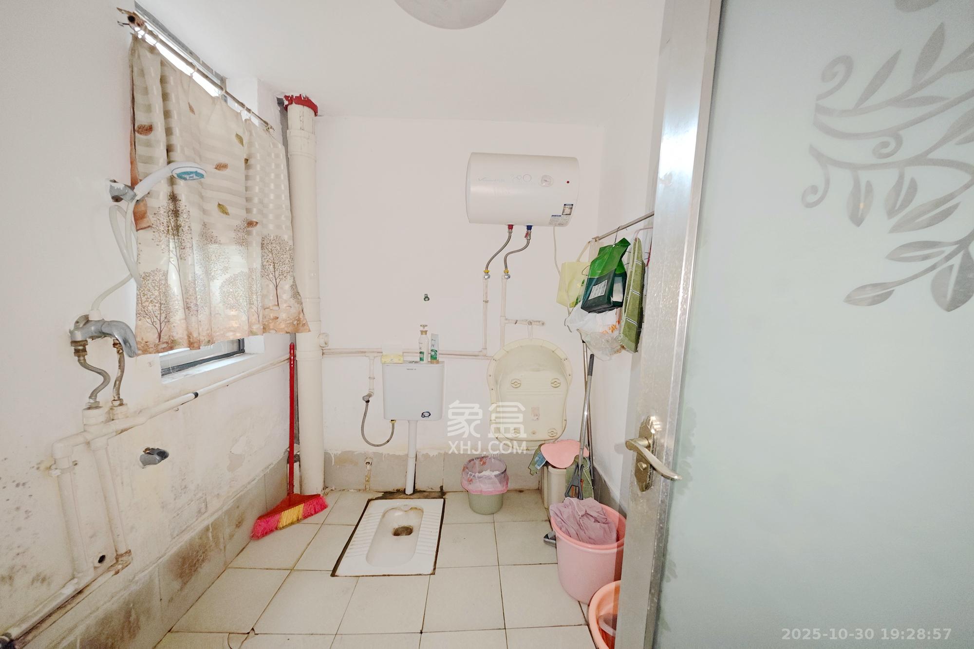 新城新世界一二三期  3室2厅1卫    90.0万其他