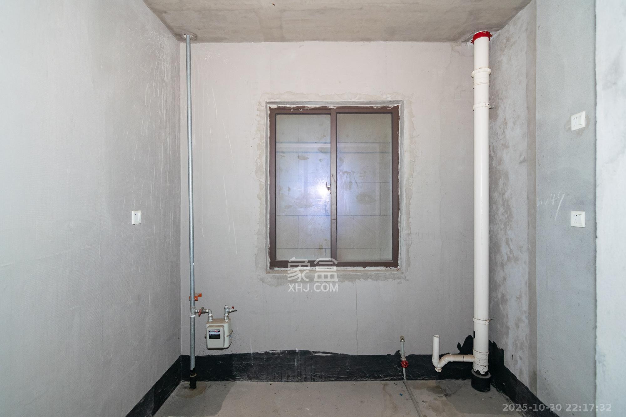 裕田奥莱小镇  3室2厅2卫    76.8万 裕田奥莱小镇  3室2厅2卫    76.8万厨房