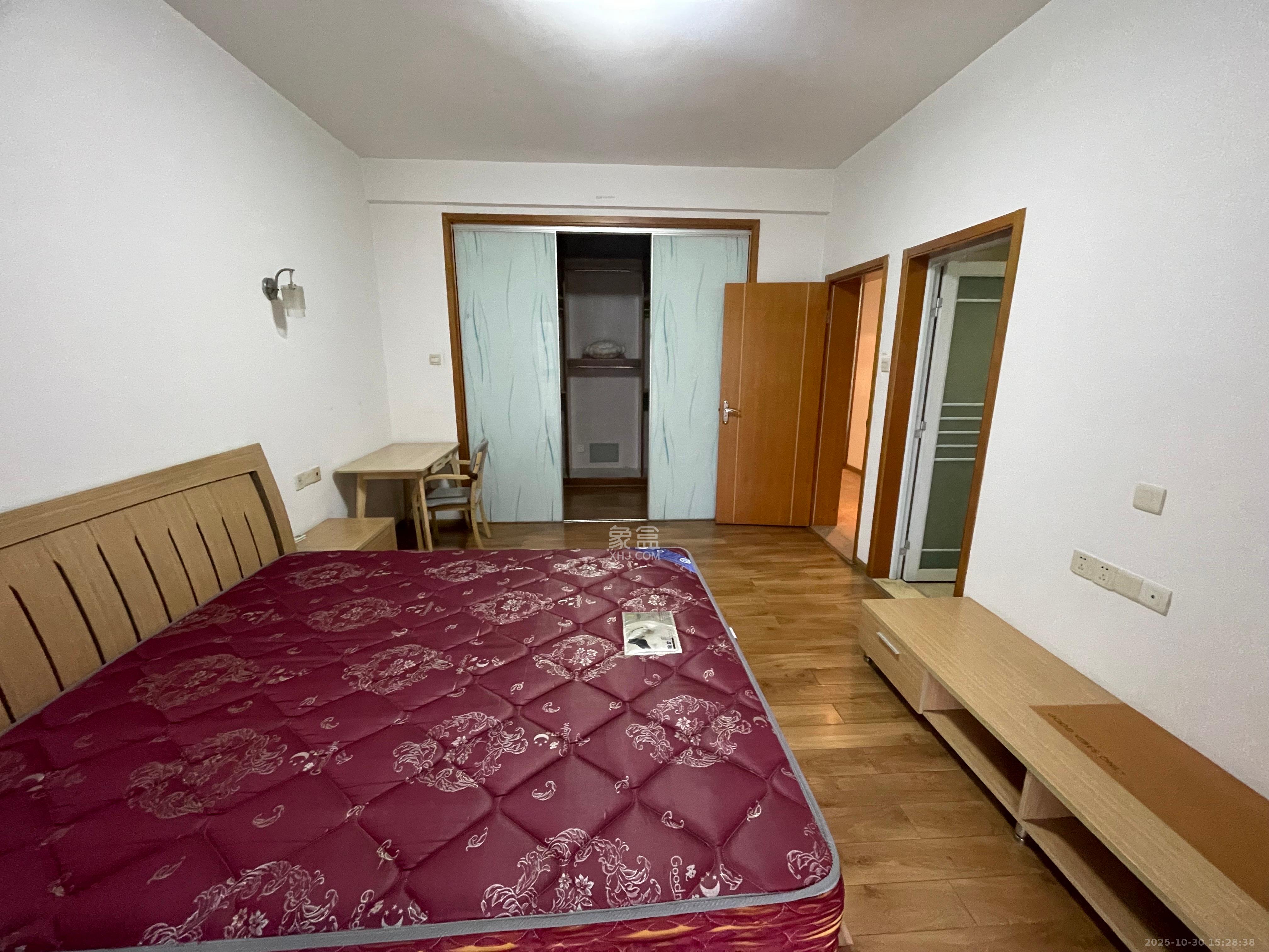 中城丽景香山园  4室2厅2卫    3200.0元/月 中城丽景香山园  4室2厅2卫    3200.0元/月室内图