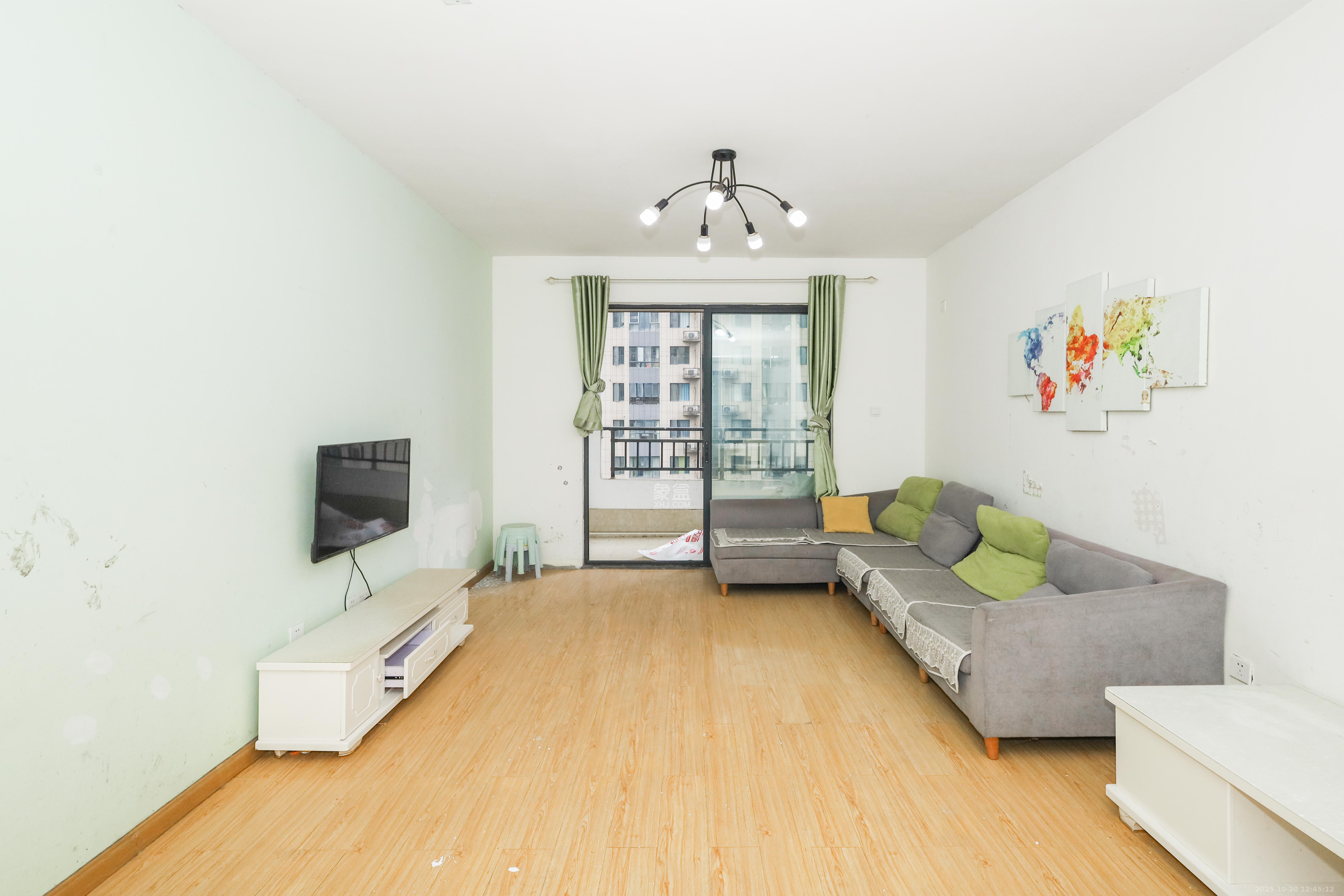 中国铁建梅溪青秀一期  3室2厅2卫    105.0万 中国铁建梅溪青秀一期  3室2厅2卫    105.0万客厅