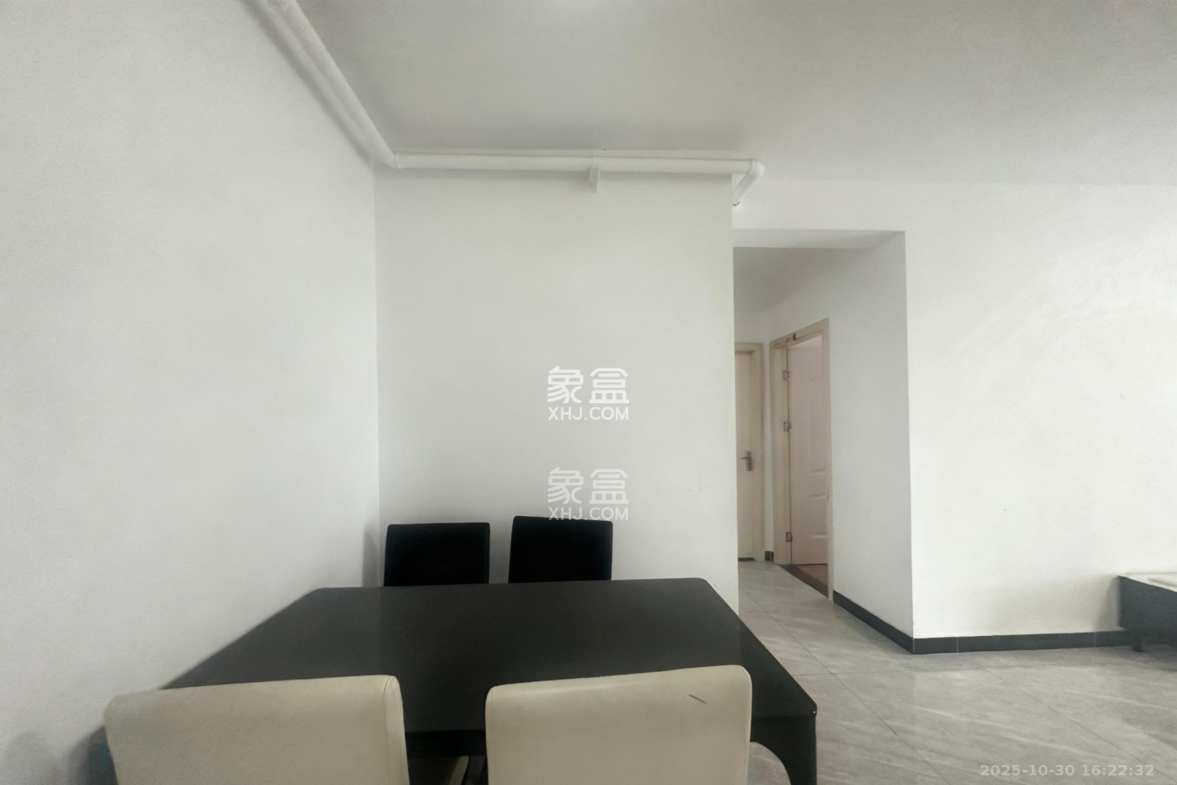 保利天禧D区  3室2厅2卫    3500.0元/月 保利天禧D区  3室2厅2卫    3500.0元/月室内图