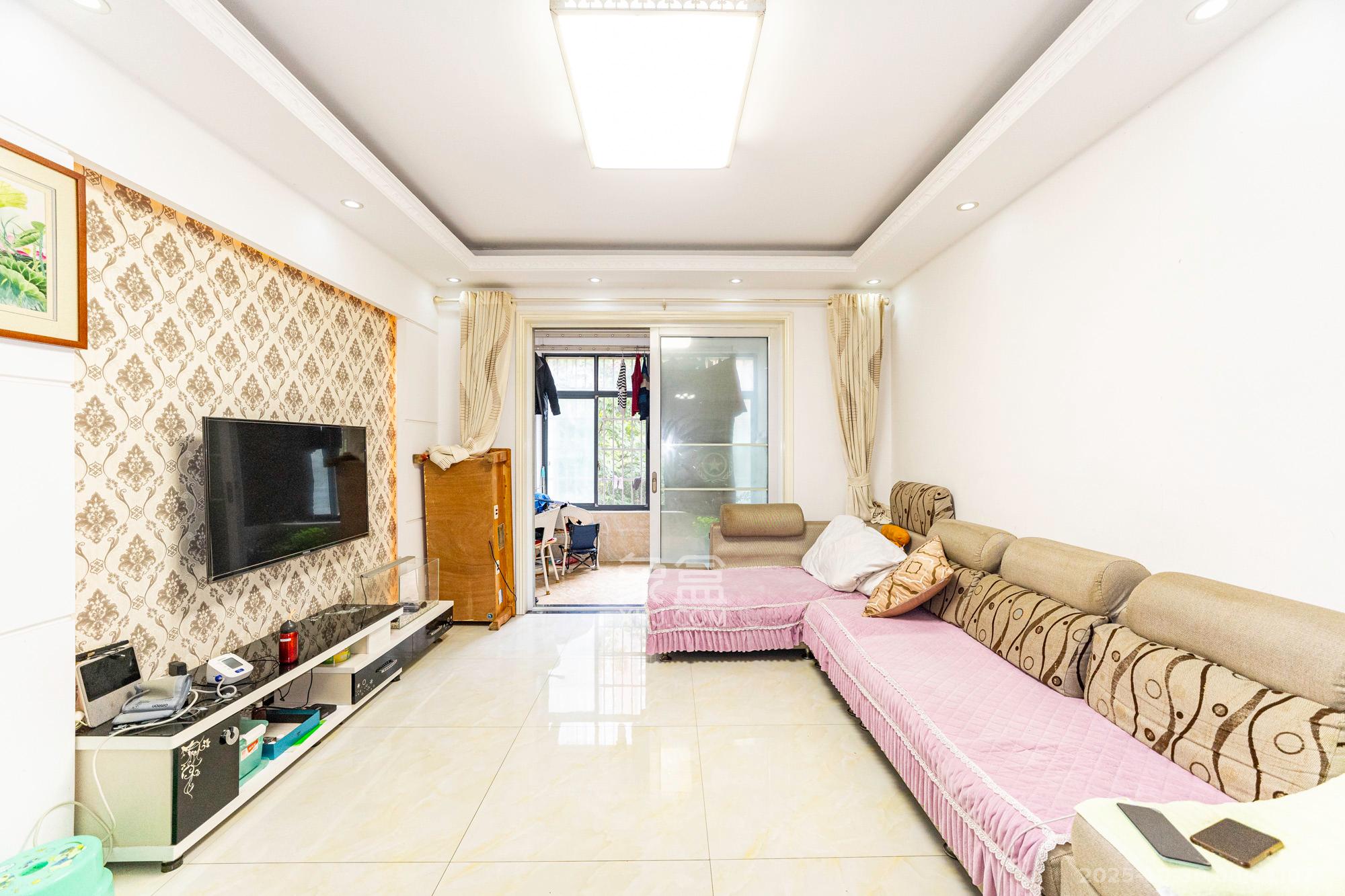 山水湾  3室2厅1卫    73.8万