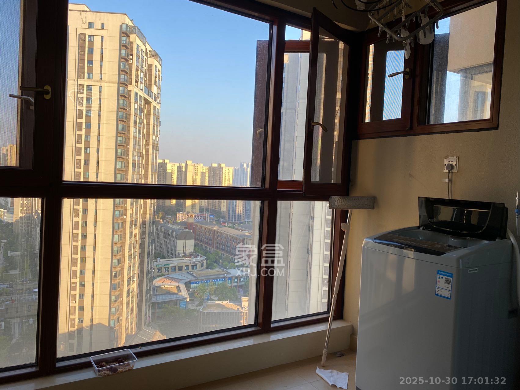 万科魅力之城观澜里  3室2厅1卫    3000.0元/月室内图