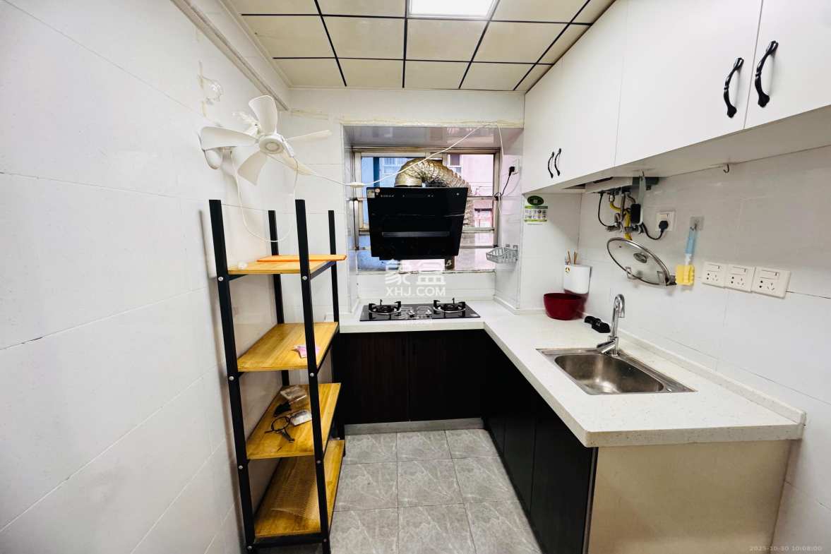 三兴公寓(三兴小区) 1室0厅0卫 1600.0元/月 三兴公寓(三兴小区) 1室0厅0卫 1600.0元/月室内图