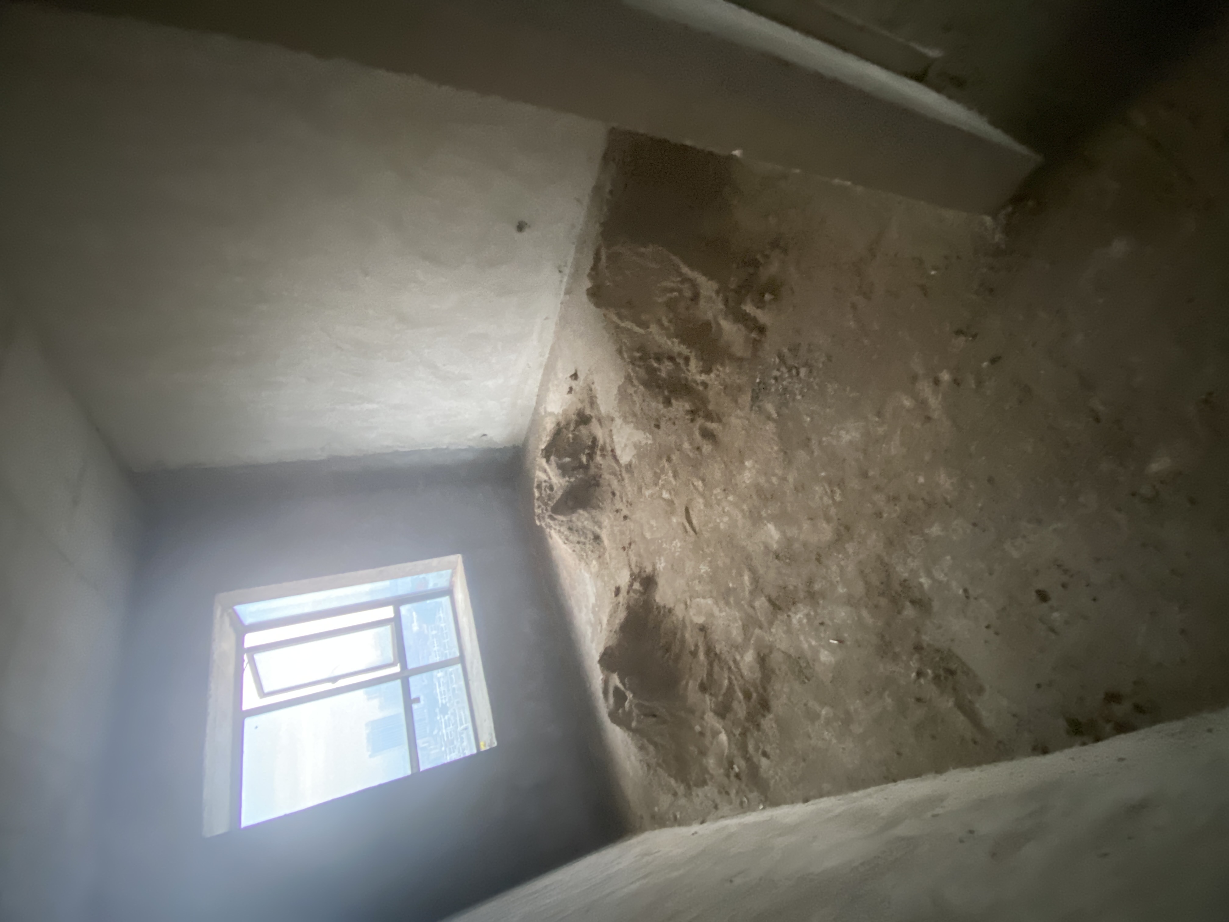 恒隆国际  4室2厅2卫    85.0万客厅