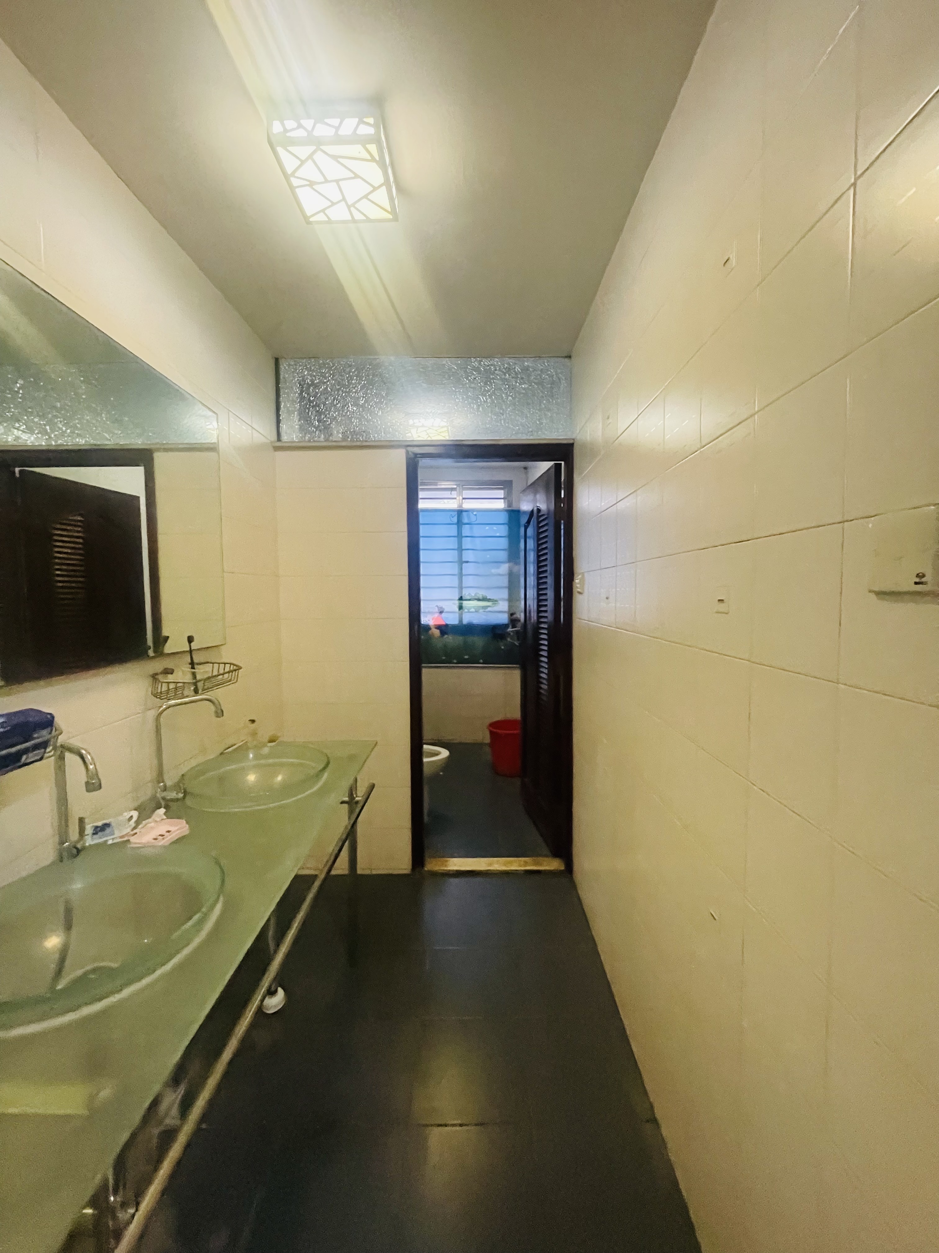 半山花园  5室2厅1卫    5800.0元/月室内图