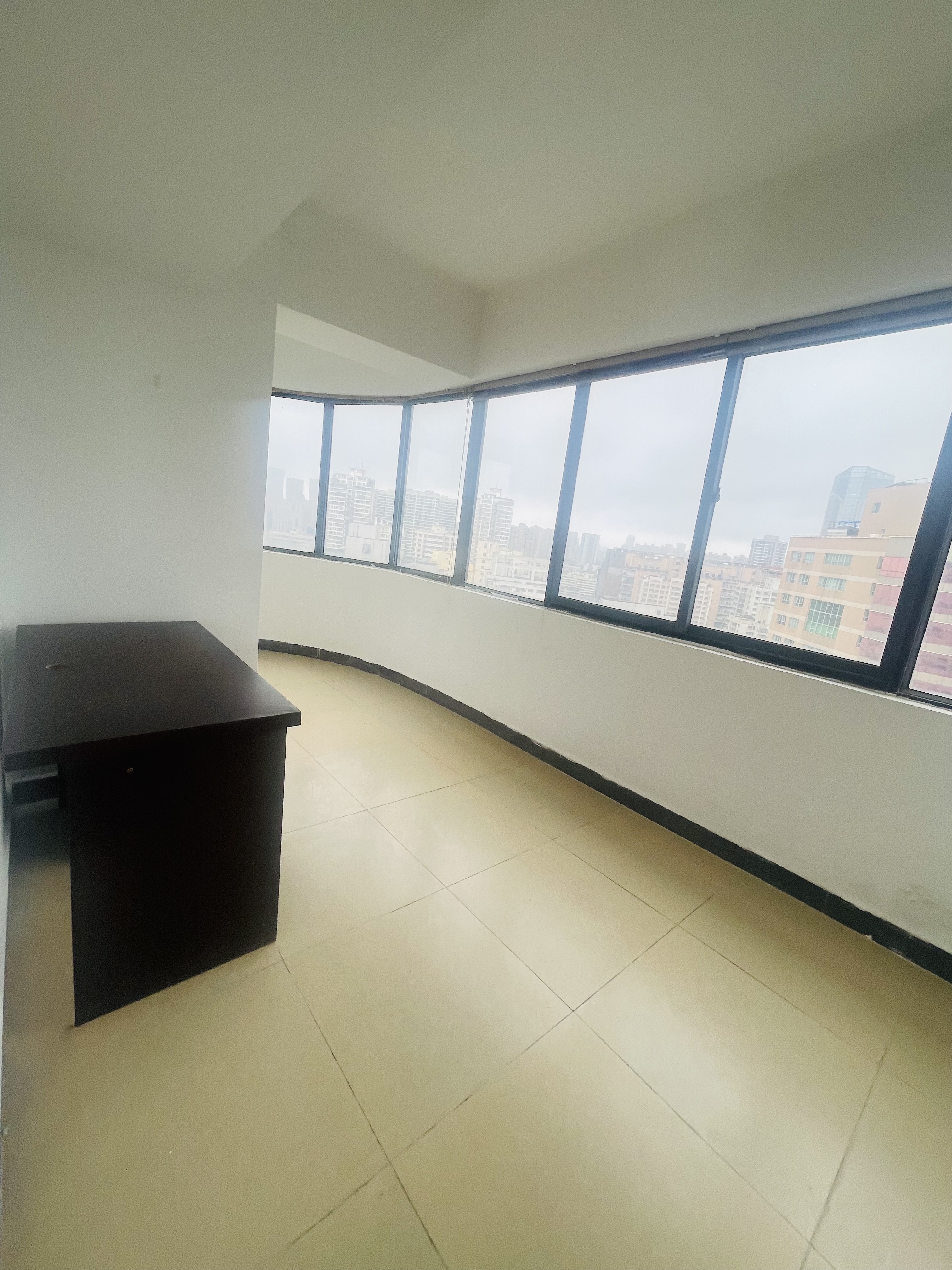 帝国大厦  2室2厅1卫    60.0万客厅