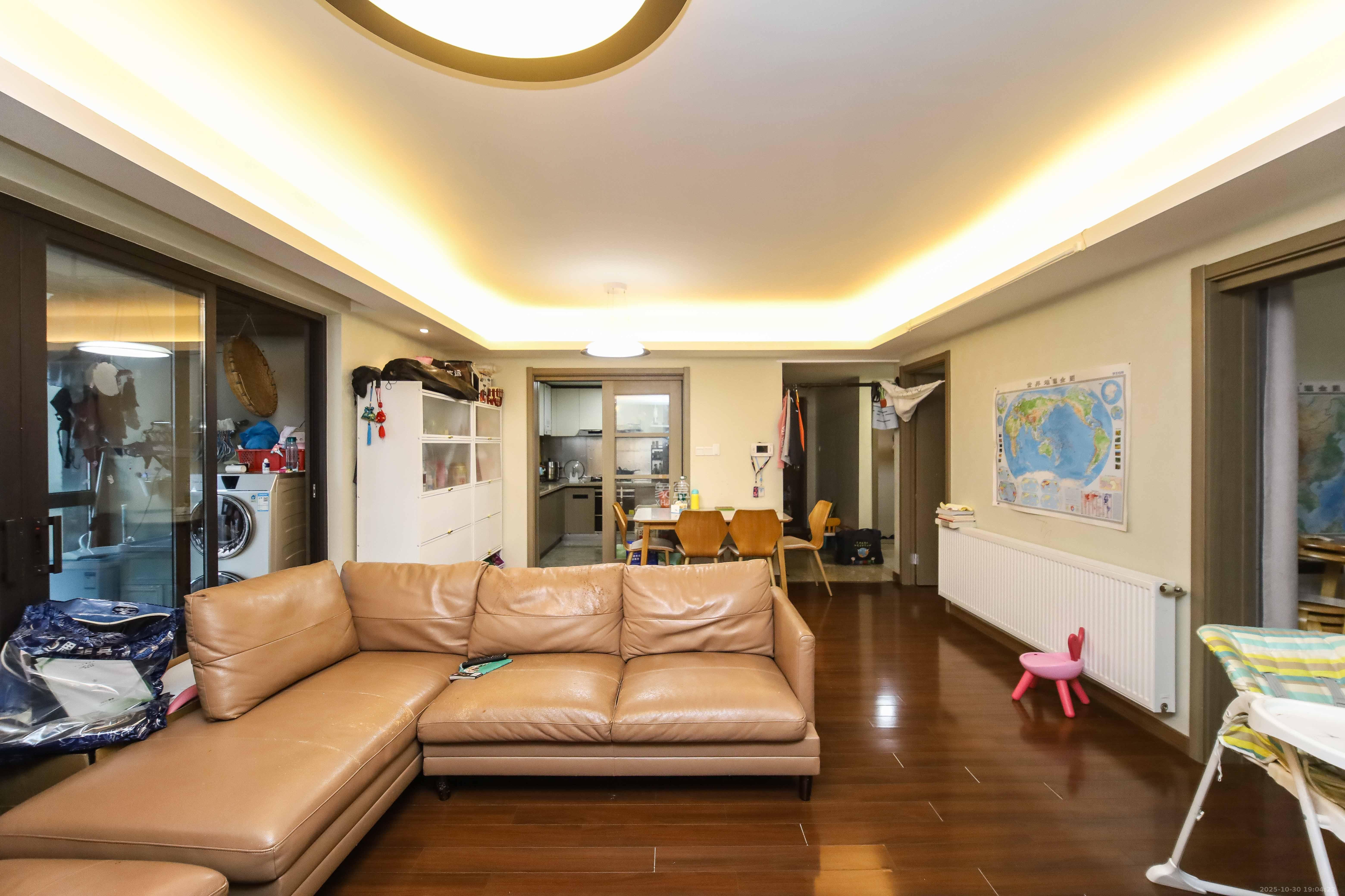 万科金域蓝湾  4室2厅2卫    176.0万